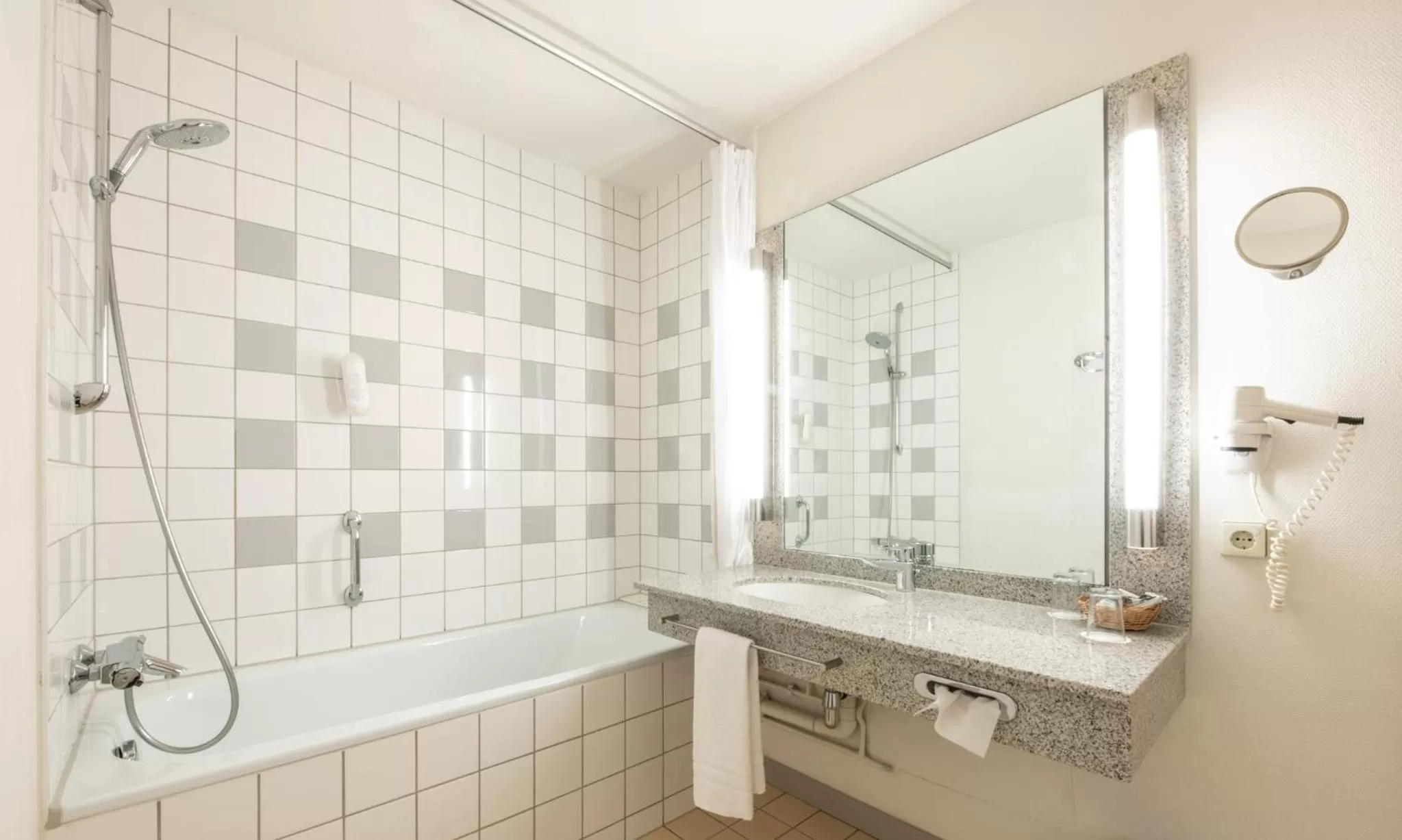 Bathroom in Mercure Hotel am Messeplatz Offenburg