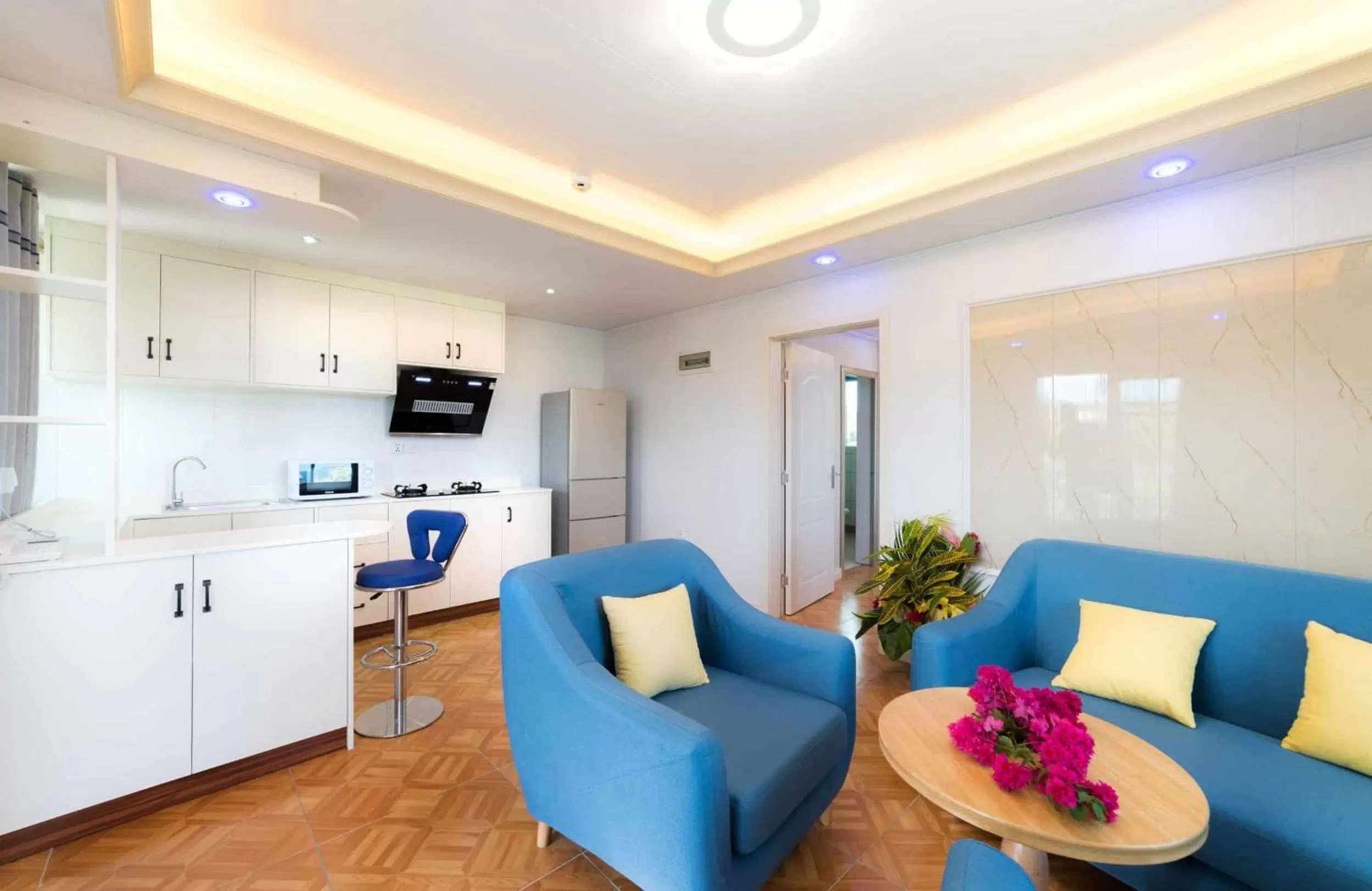 Living room in Riverside Hotel