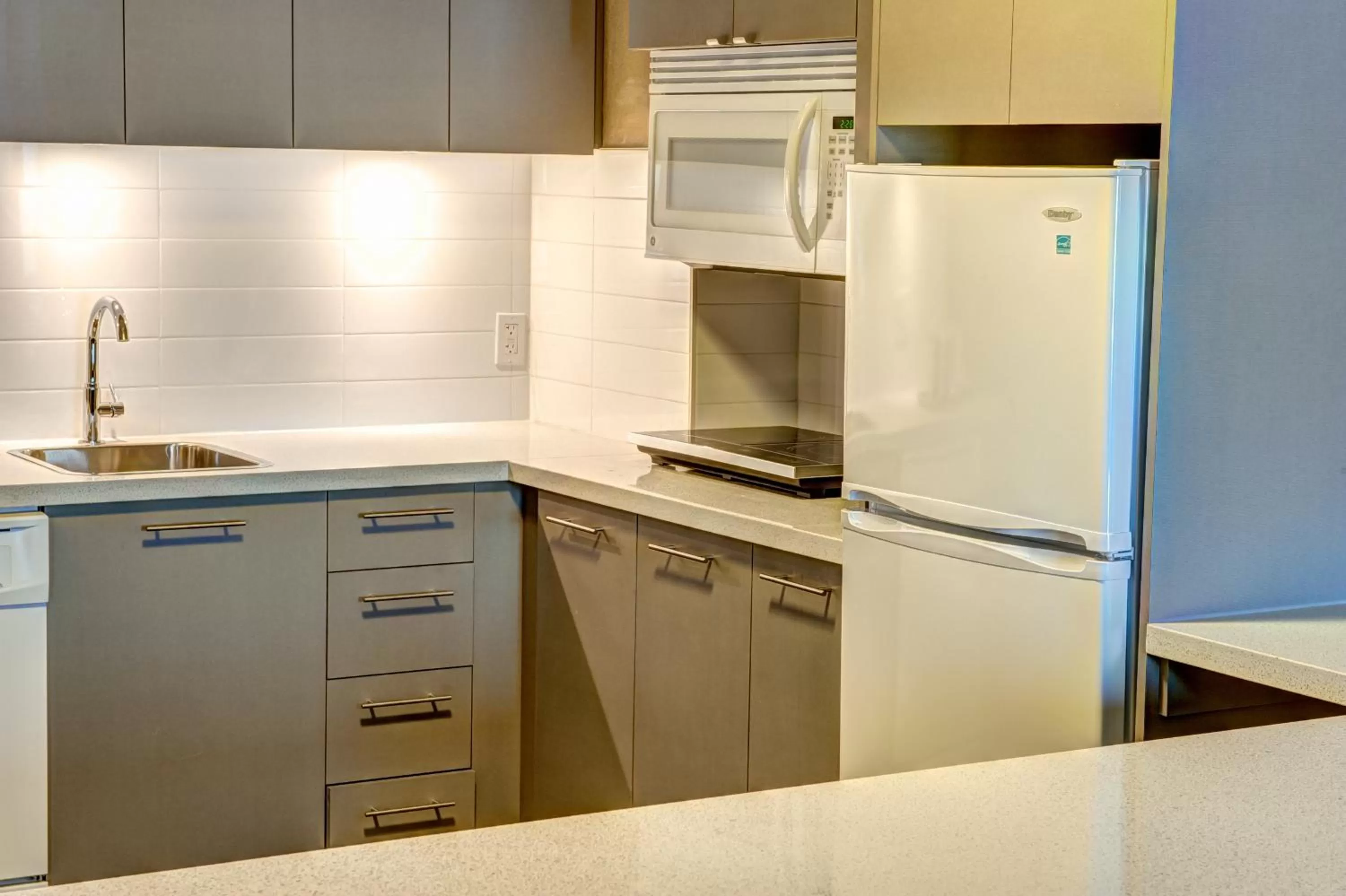 Kitchen or kitchenette in Radisson Hotel & Suites Fort McMurray