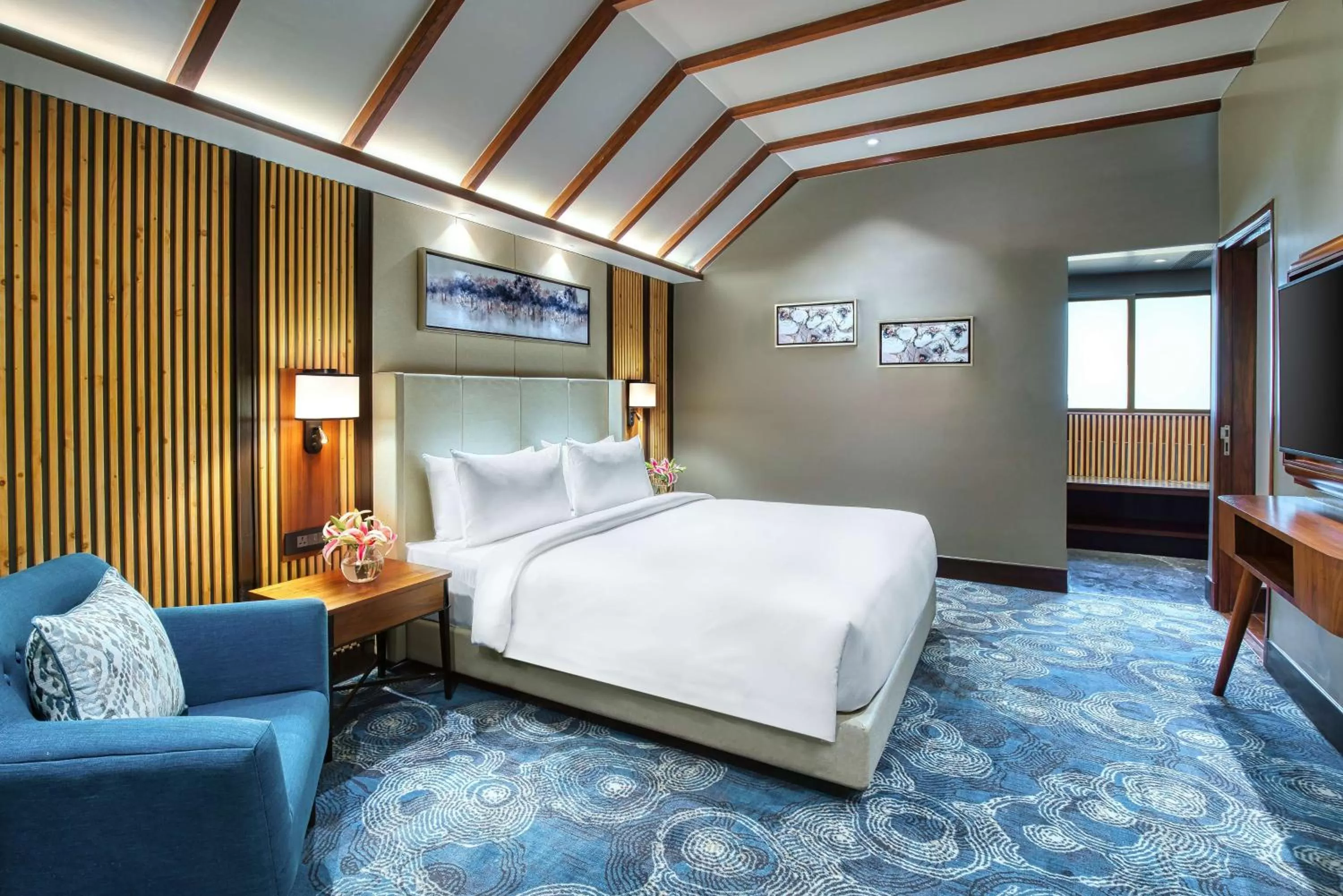 Photo of the whole room, Bed in Radisson Blu Resort Dharamshala