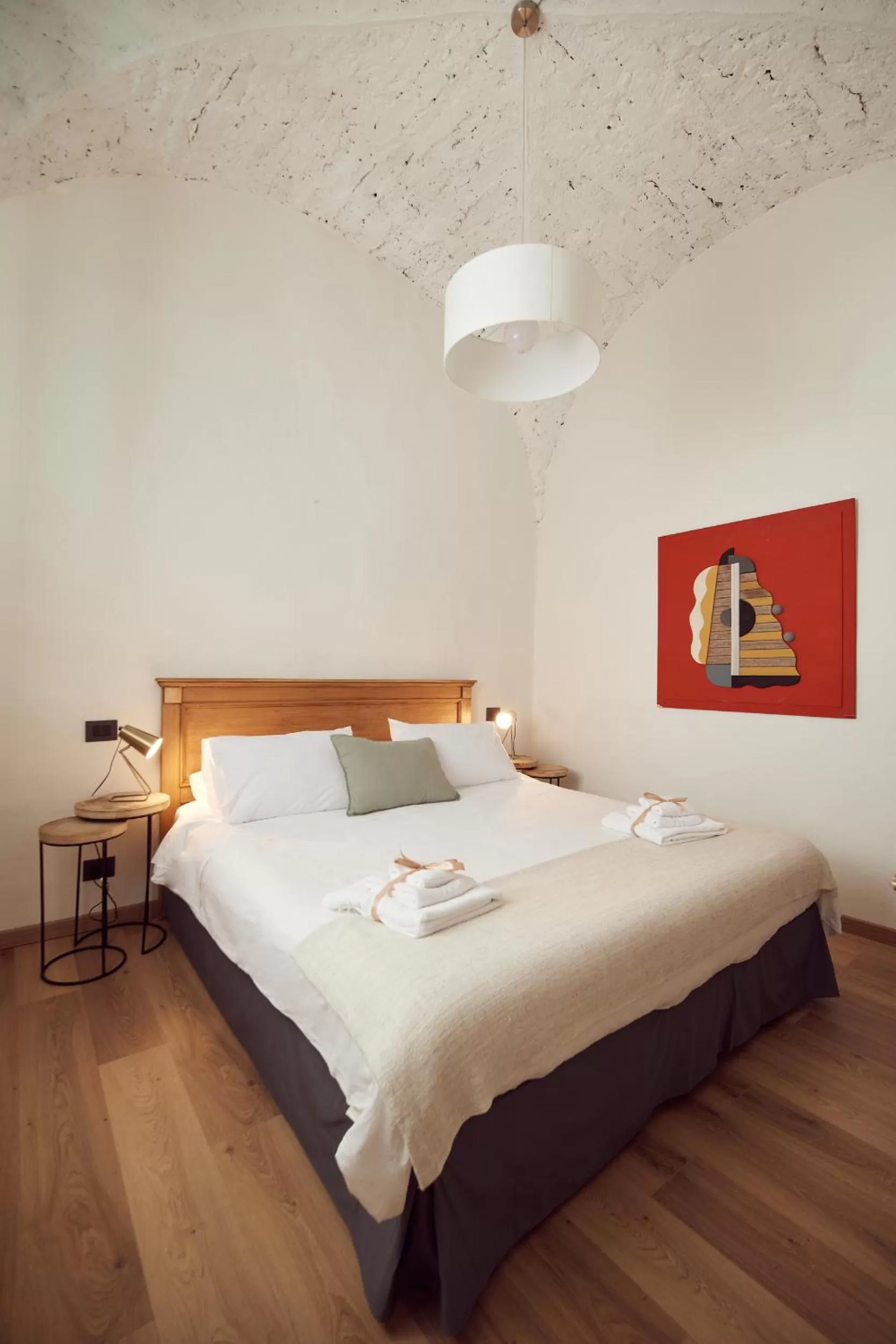 Bedroom, Bed in L' Hôtellerie Easy Suites