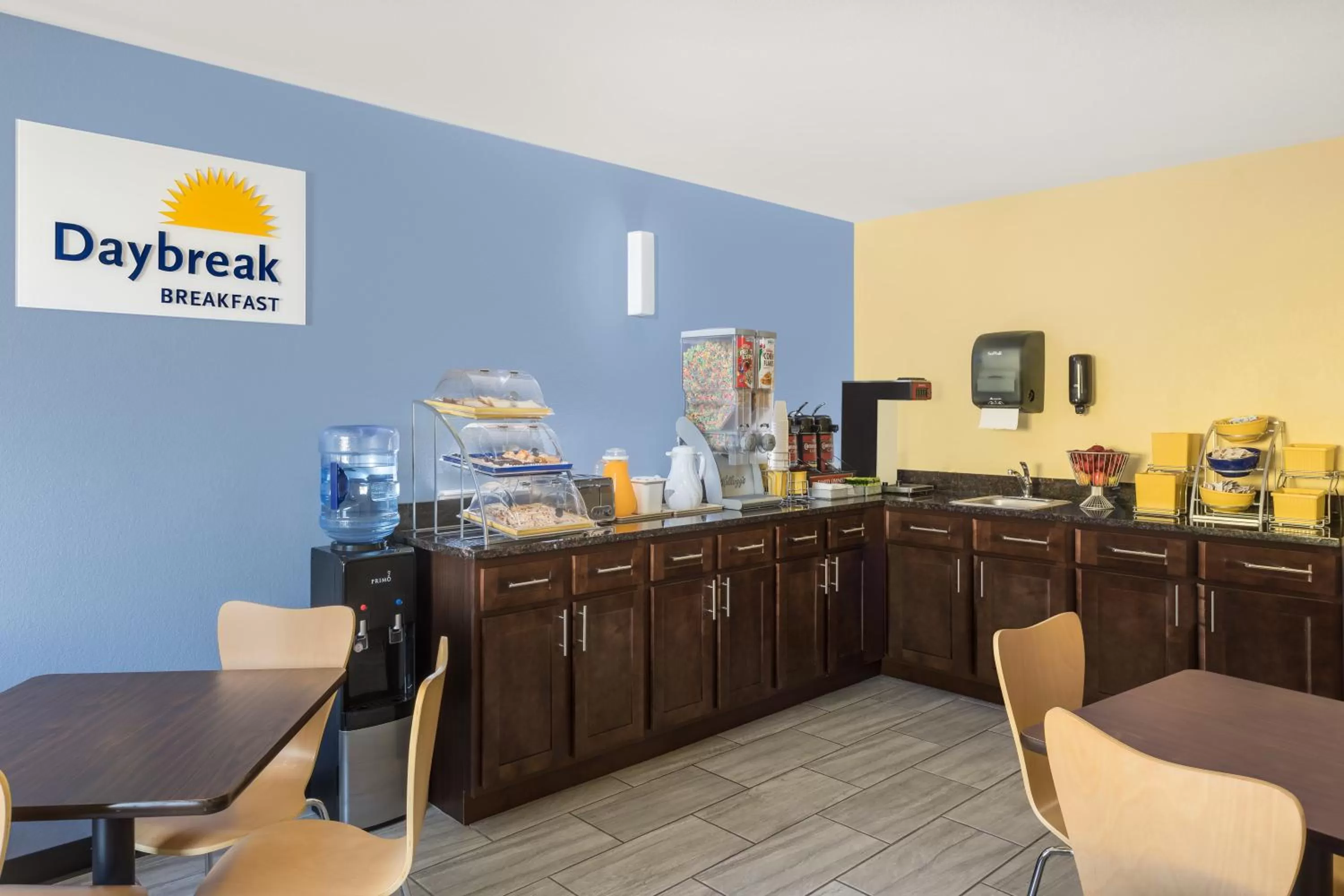 Breakfast in Days Inn by Wyndham New Orleans Pontchartrain