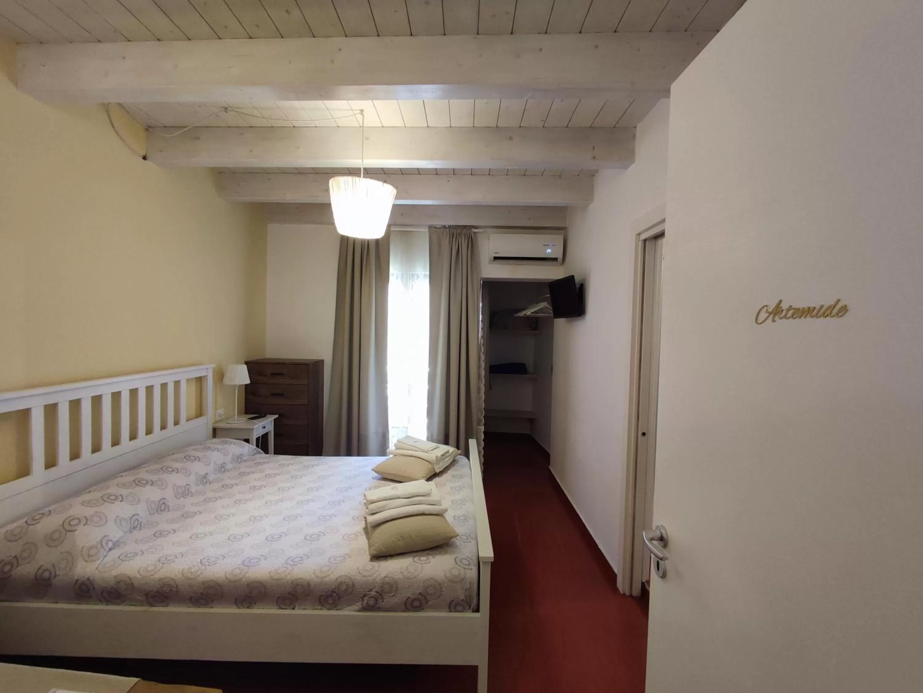 View (from property/room), Bed in Yhomisus