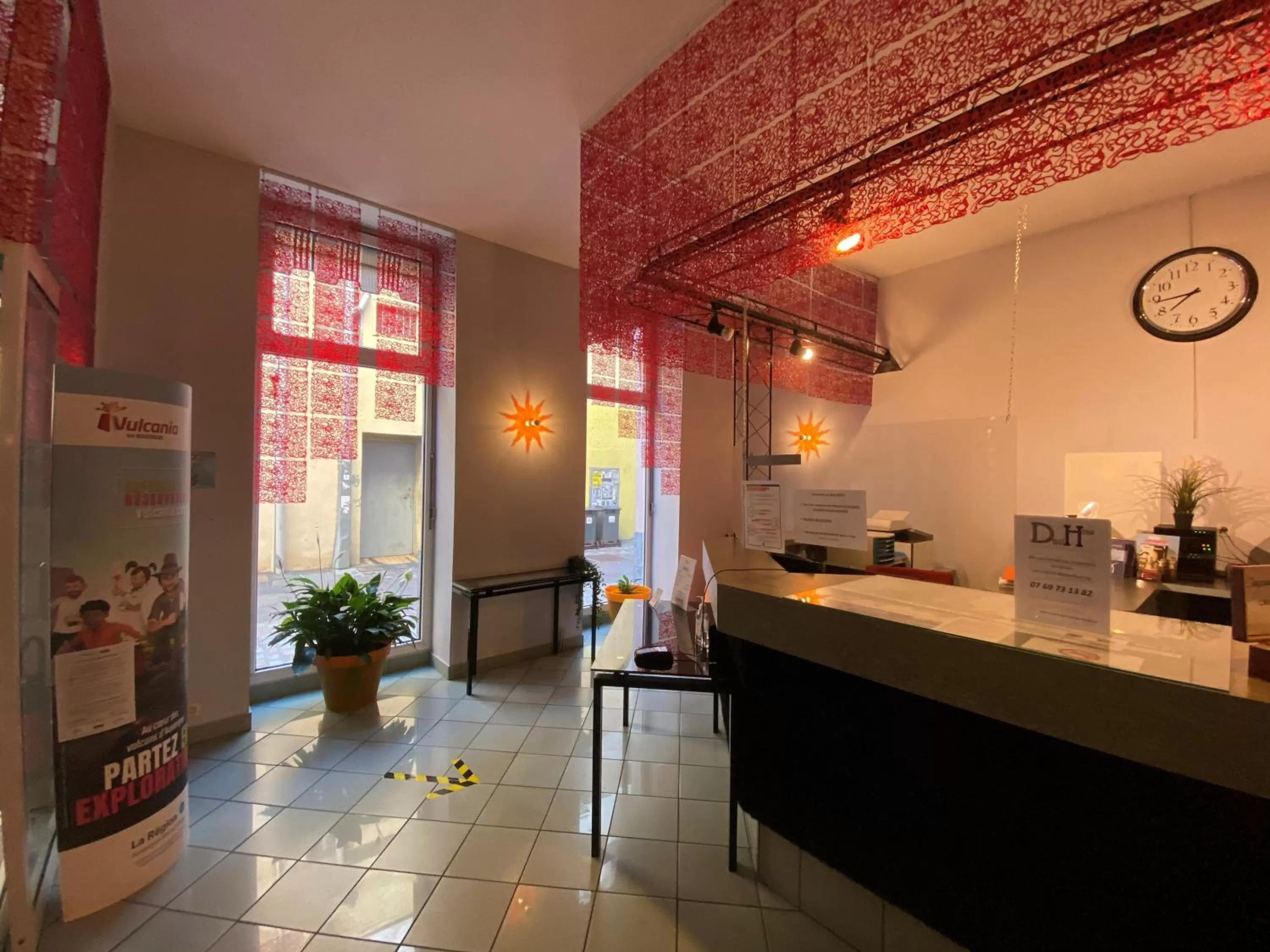 Lobby or reception in Dav'hotel Jaude