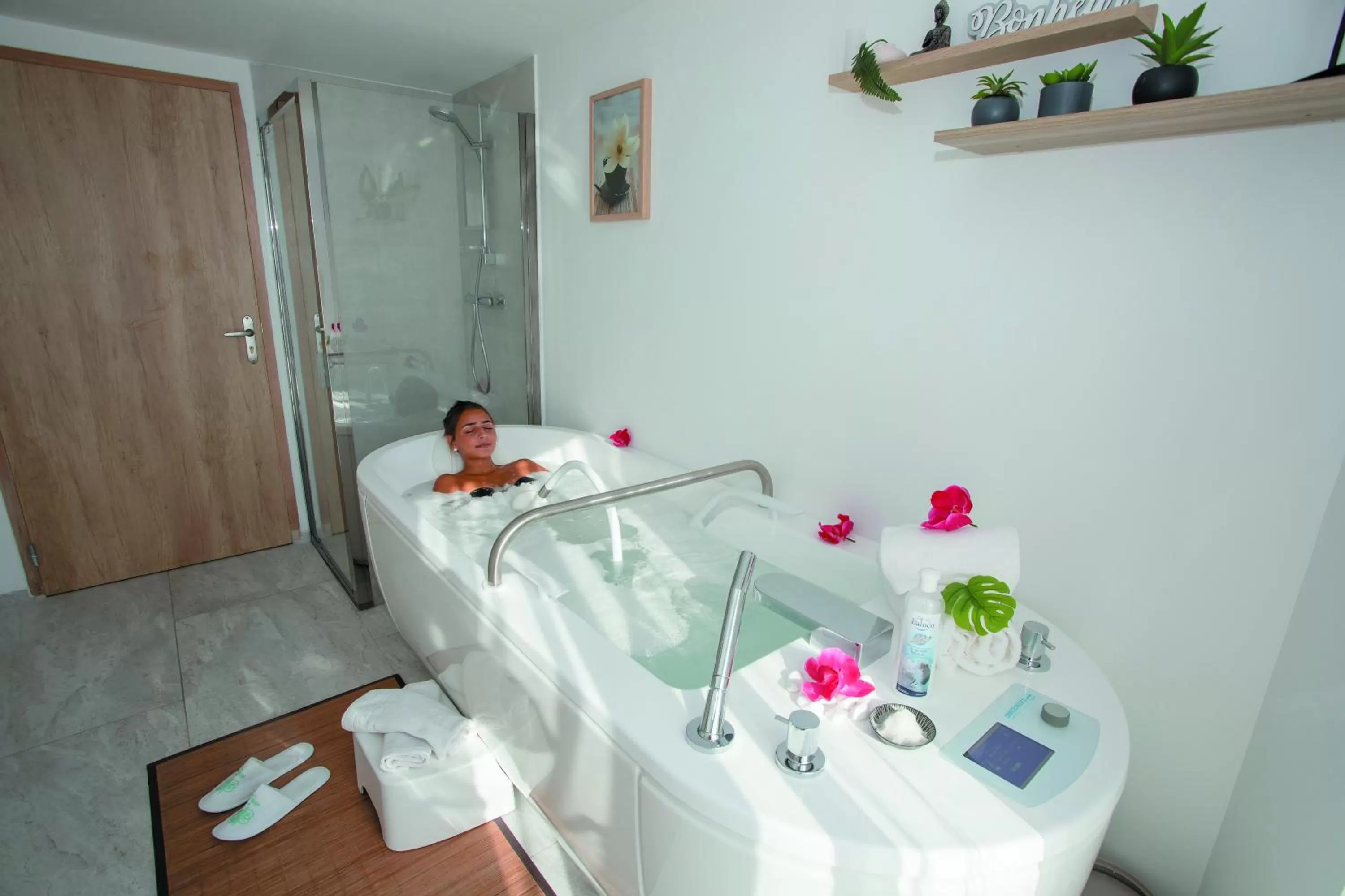 Hot Tub in Cristal Hôtel & Spa