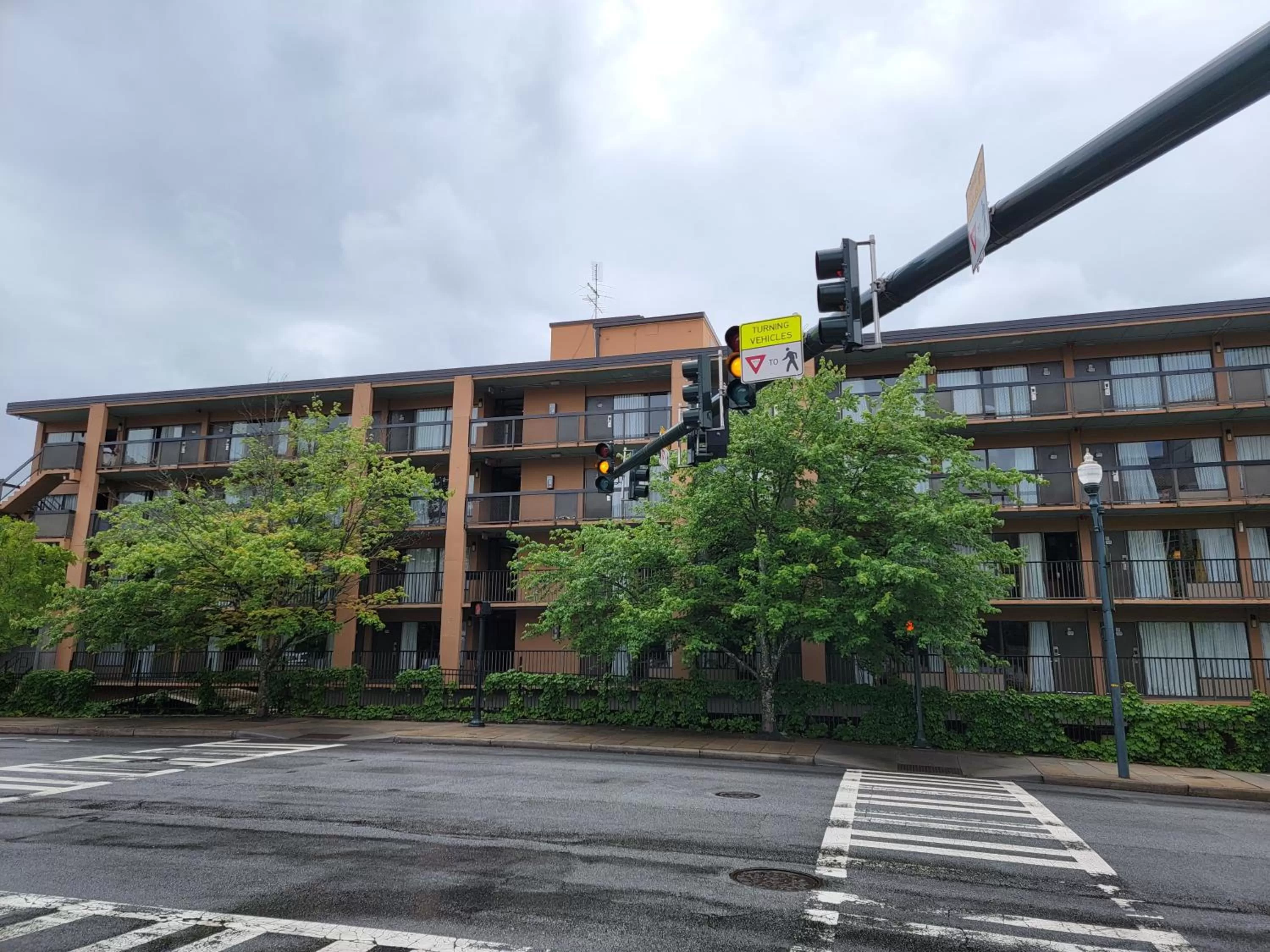 Property building in Downtown Inn