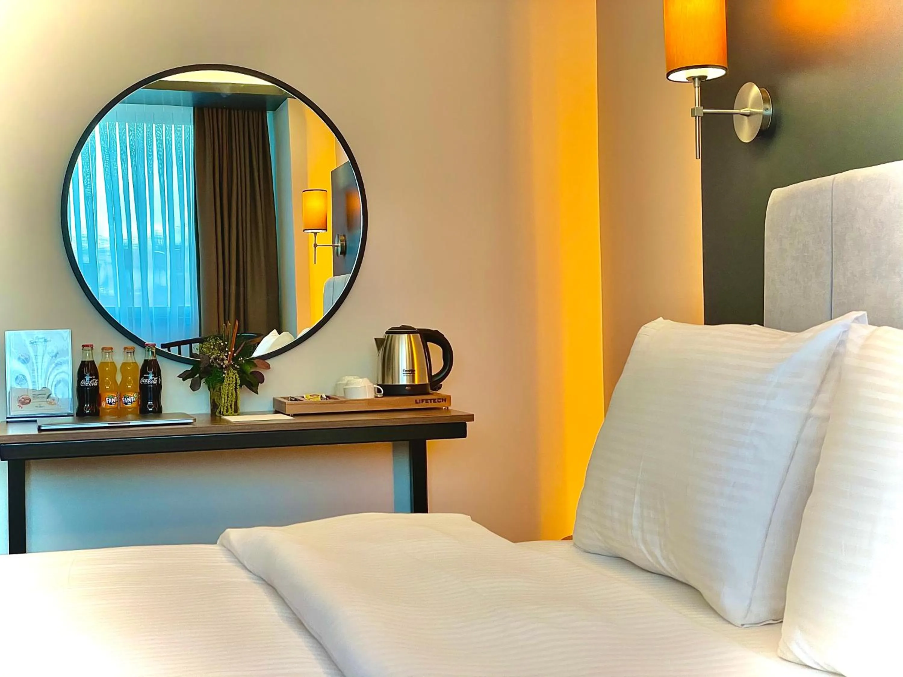 Bedroom, Bed in Weingart Istanbul