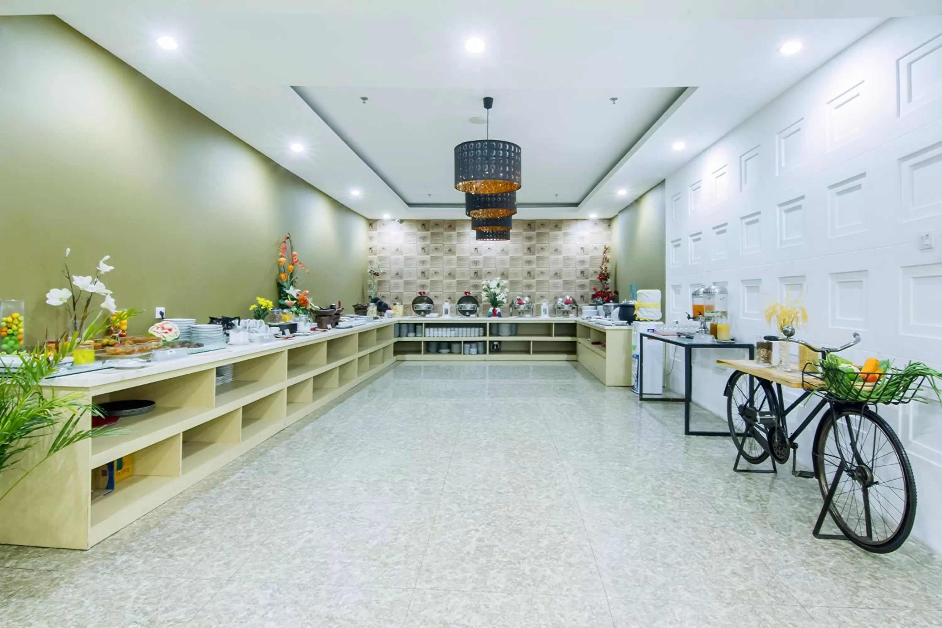 Restaurant/places to eat in De Laxston Hotel Yogyakarta, Azana Hotels Collection