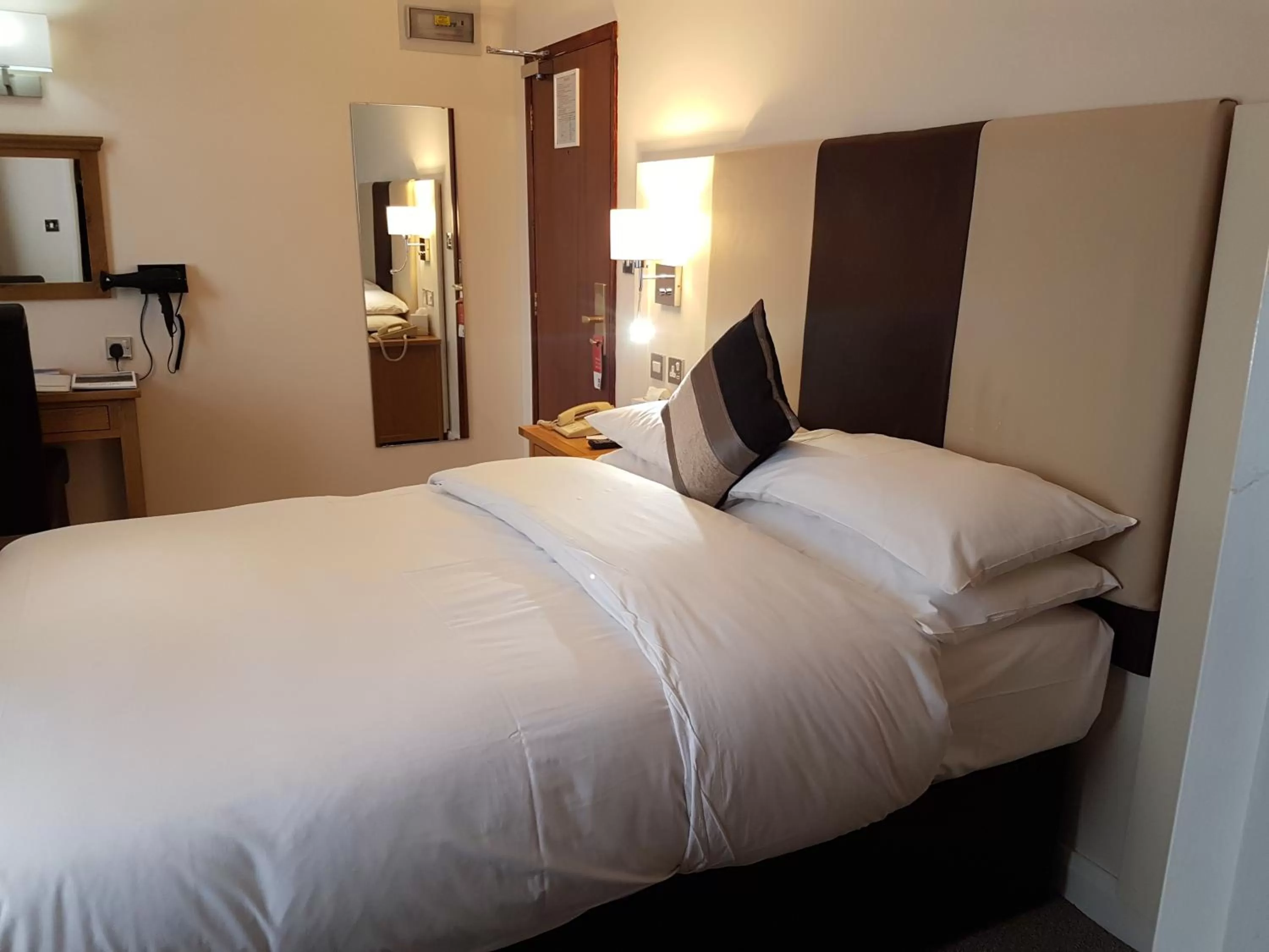 Photo of the whole room, Bed in The Diplomat Hotel Restaurant & Spa