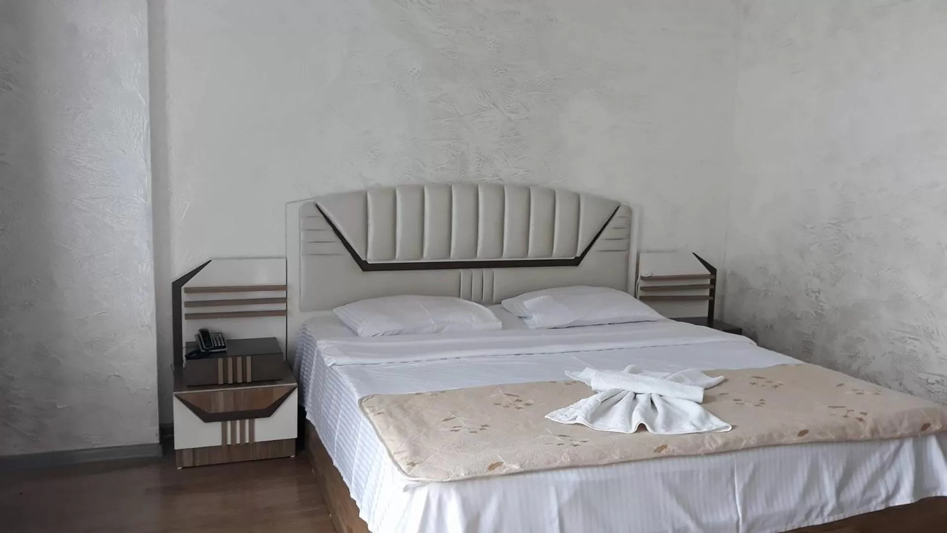 Bedroom in Hotel Royal Palace