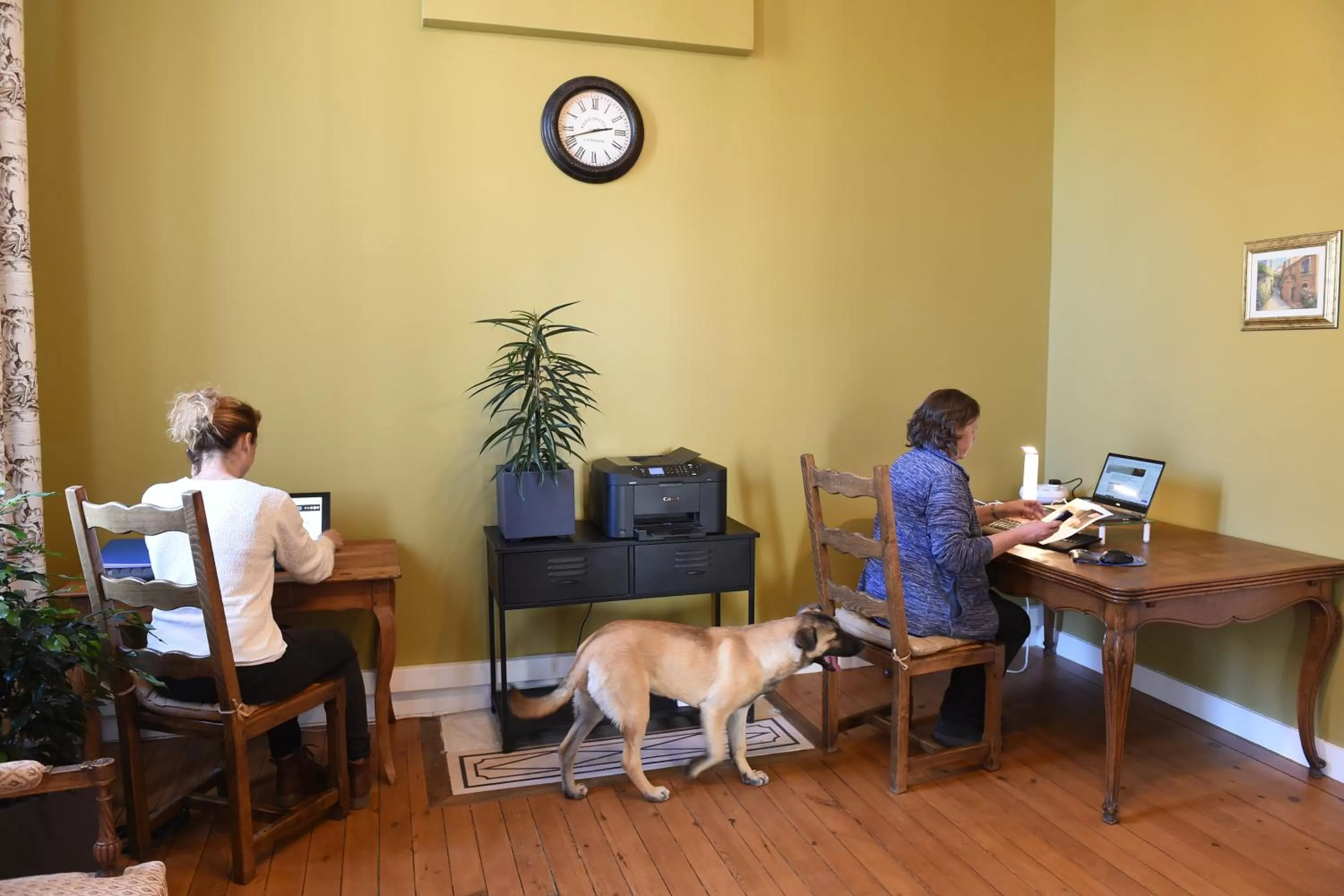 Communal lounge/ TV room in Le Rodin Bazas
