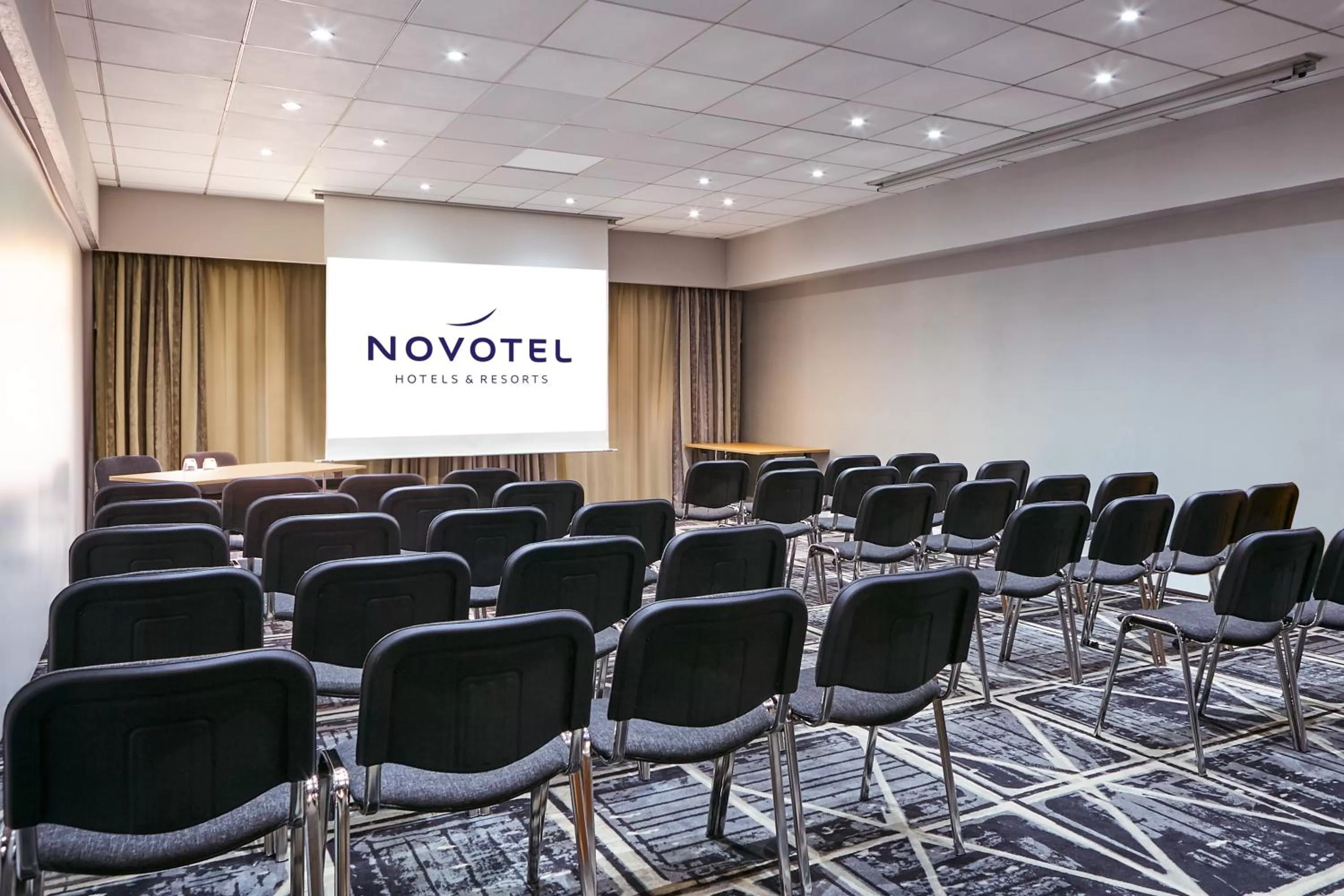 Meeting/conference room in Novotel Manchester West