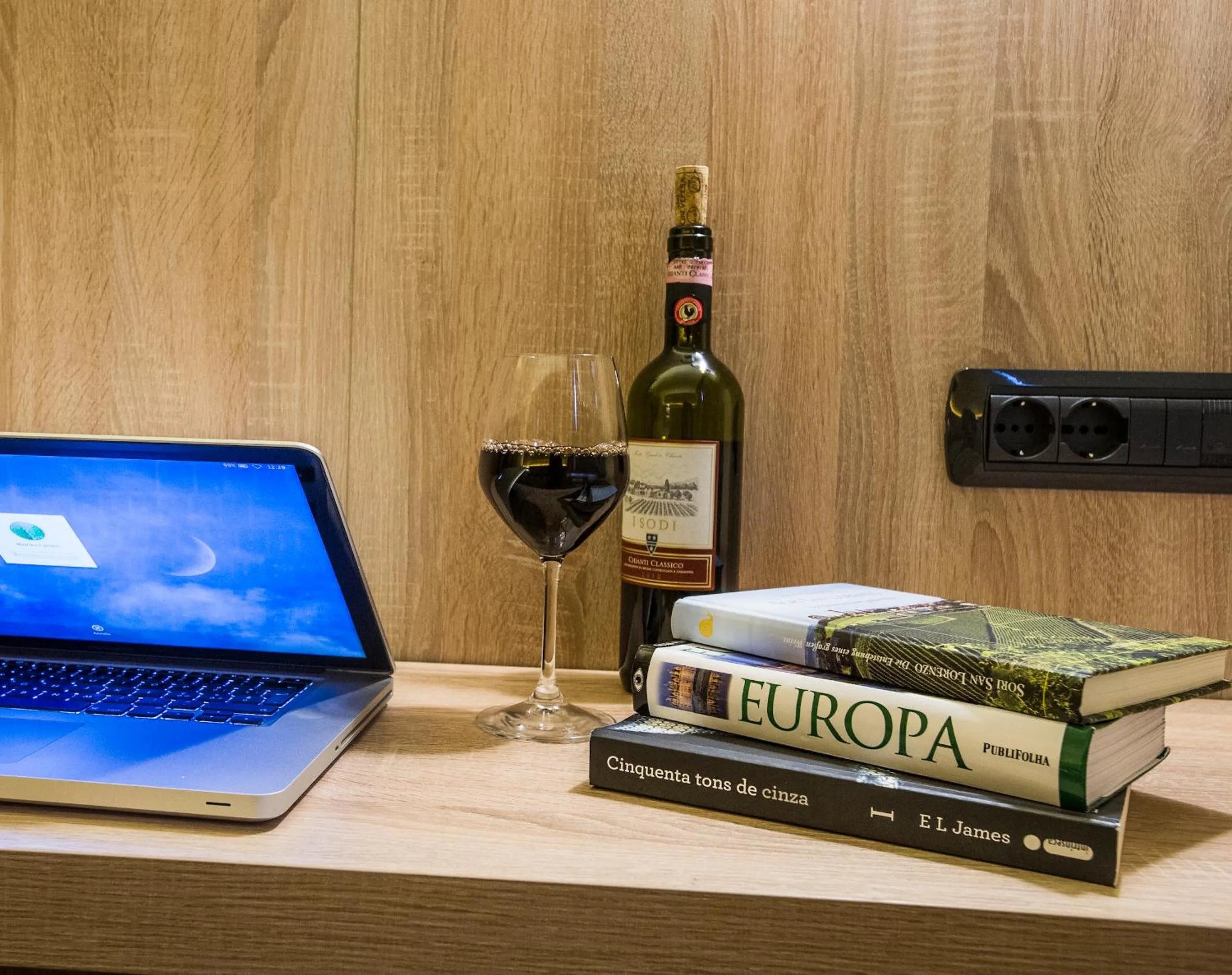 TV and multimedia in Sangallo Park Hotel