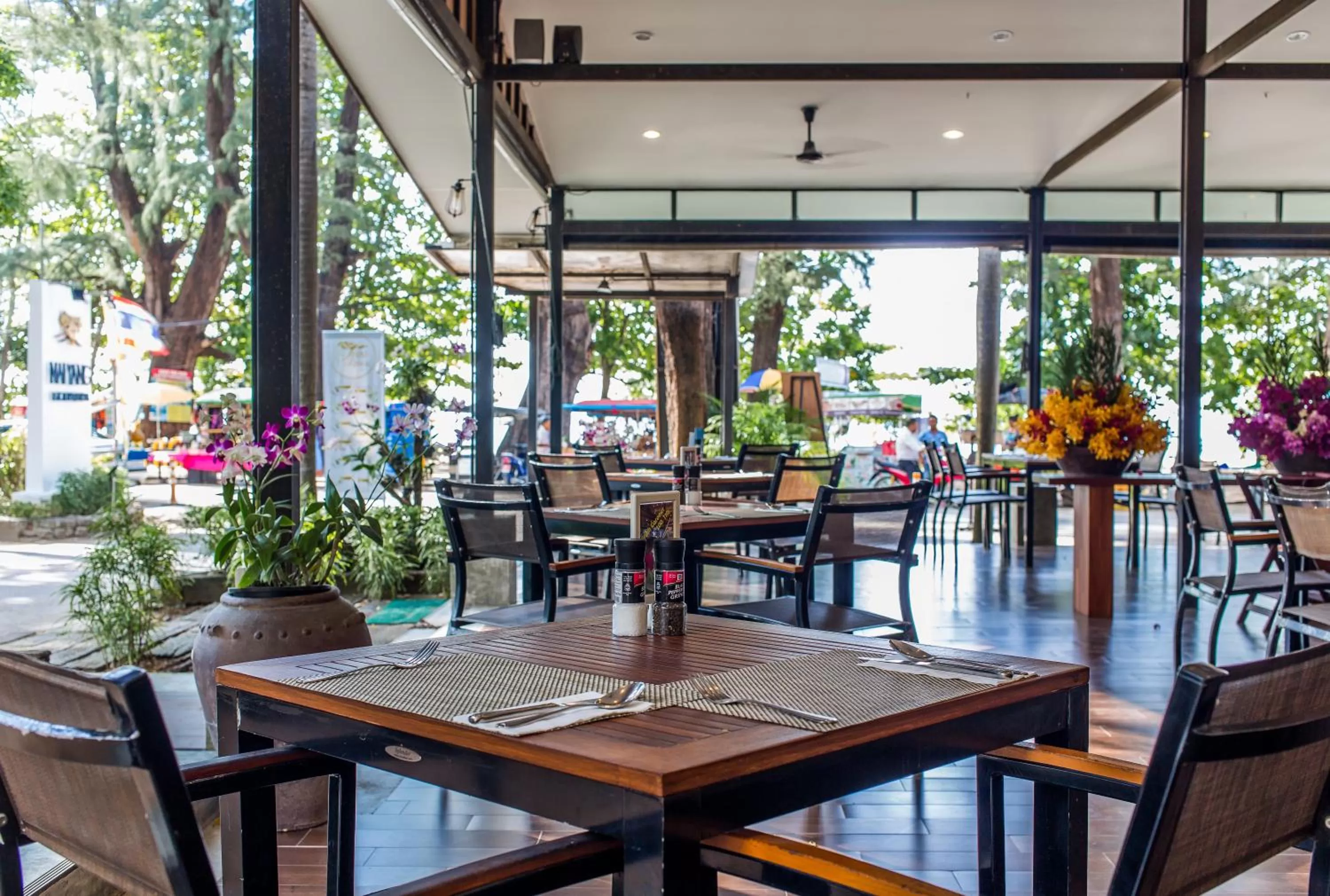 Restaurant/places to eat in Nai Yang Beach Resort and Spa