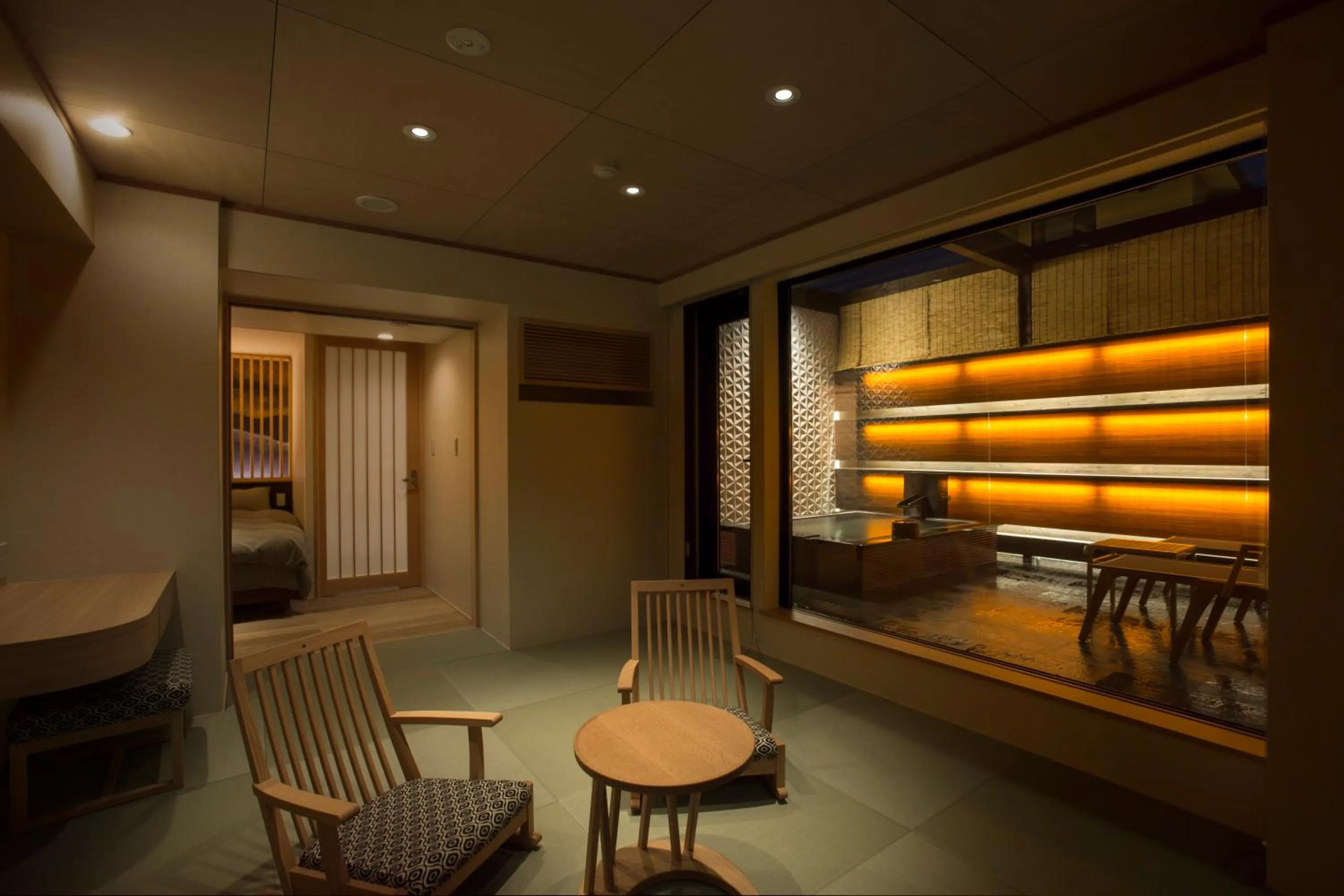 Photo of the whole room in Sakaeya