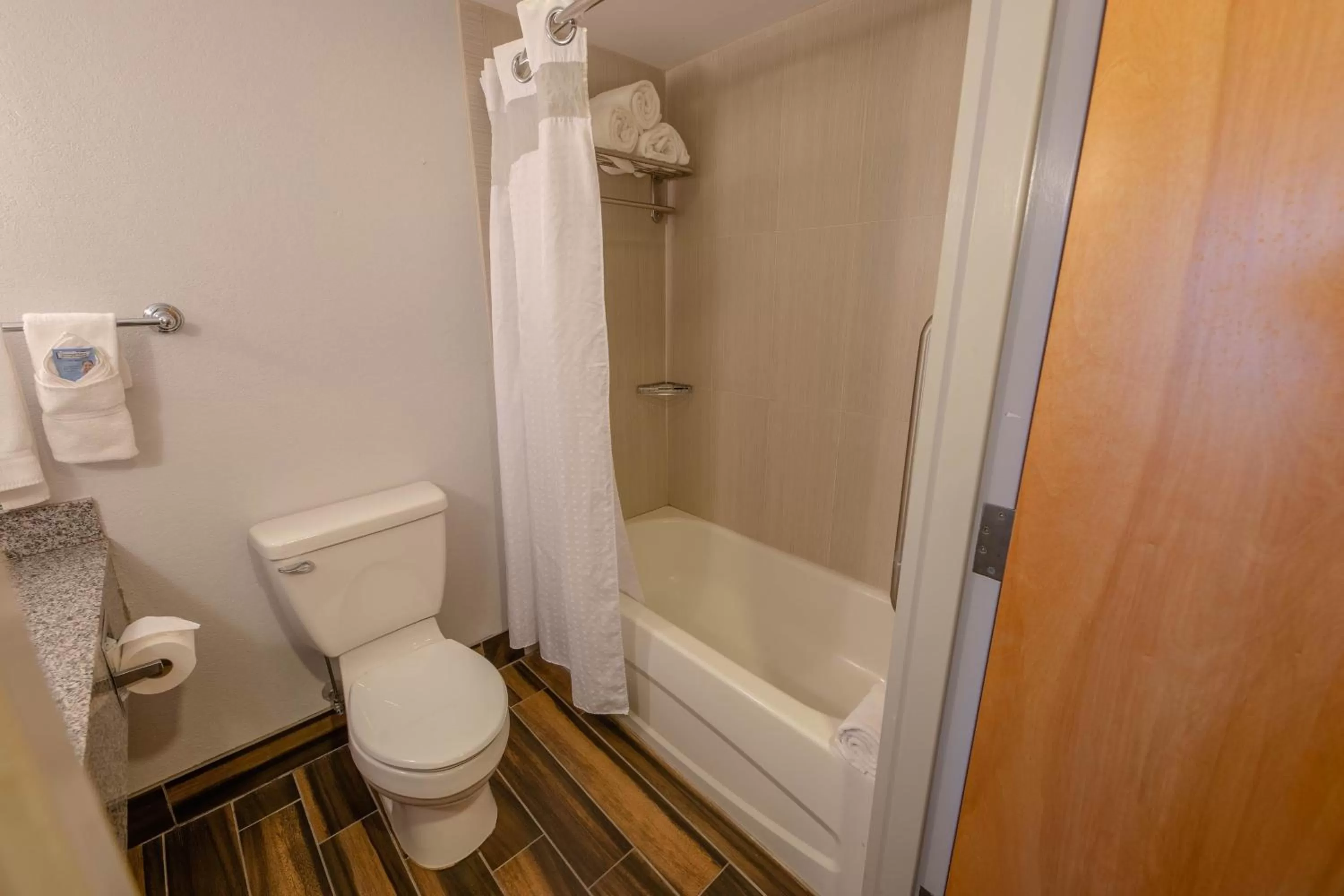 Bathroom in Holiday Inn Manahawkin/Long Beach Island by IHG
