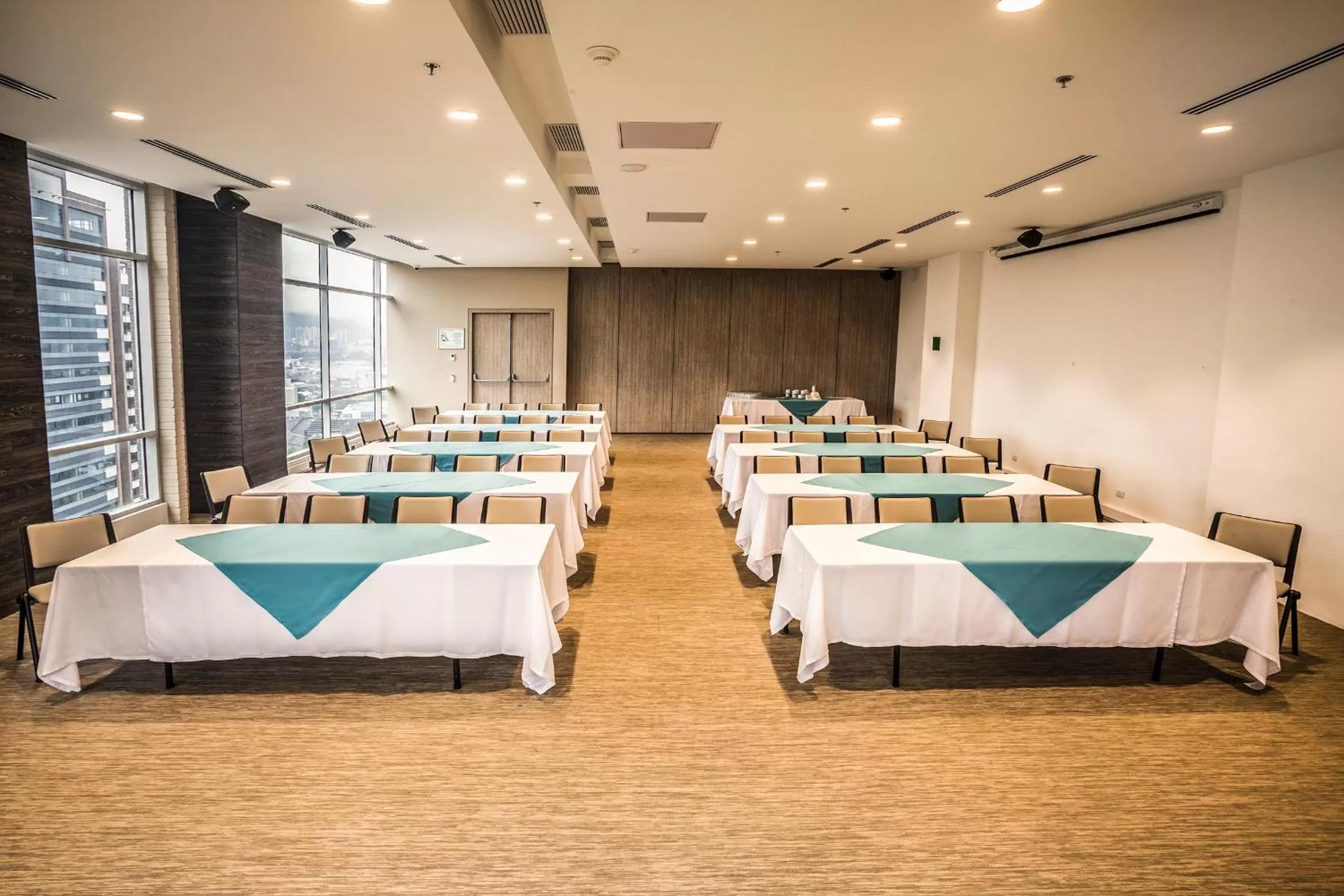 Business facilities in Viaggio Medellín Grand Select