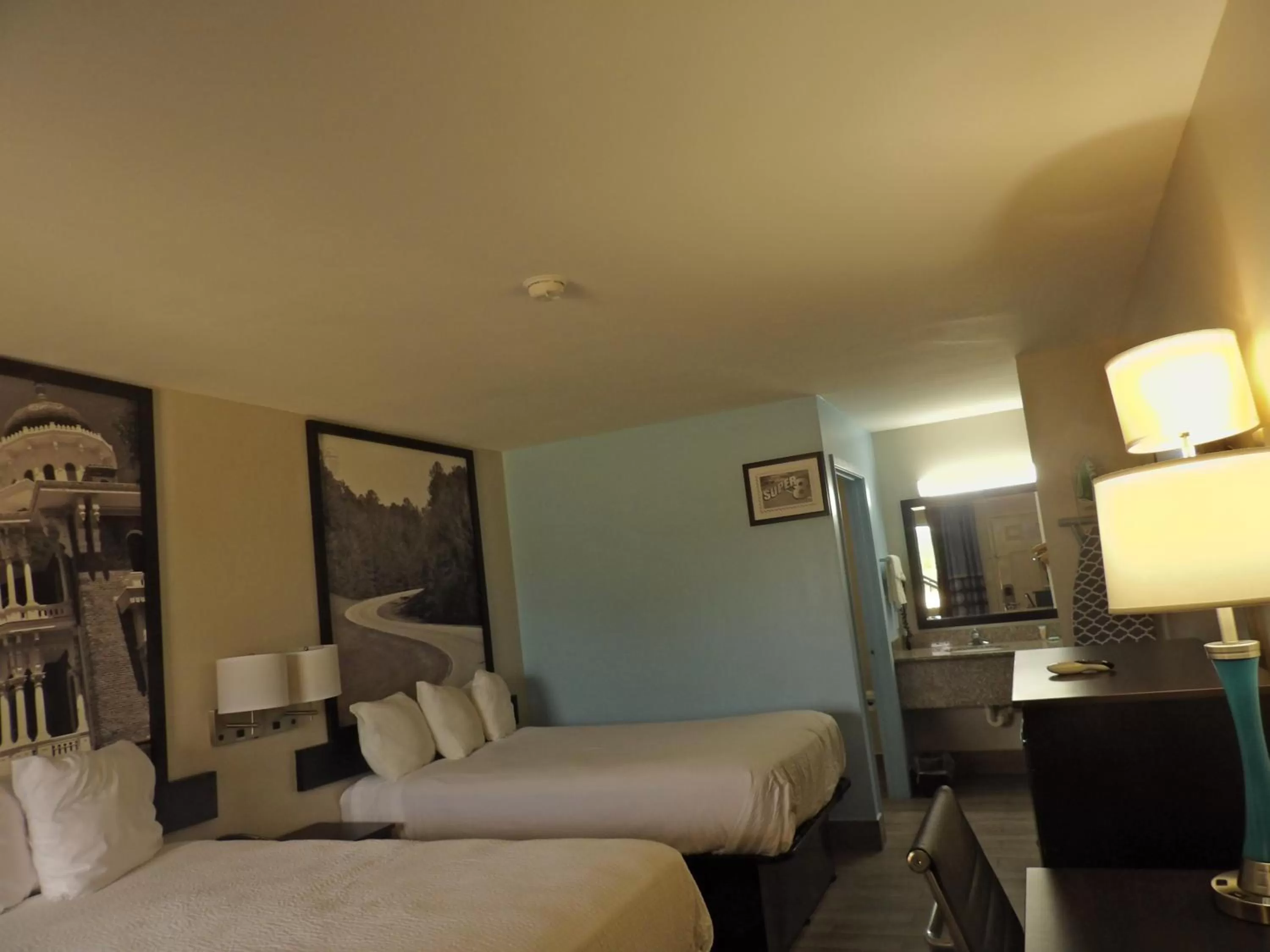 Photo of the whole room, Bed in Super 8 by Wyndham Ocean Springs Biloxi