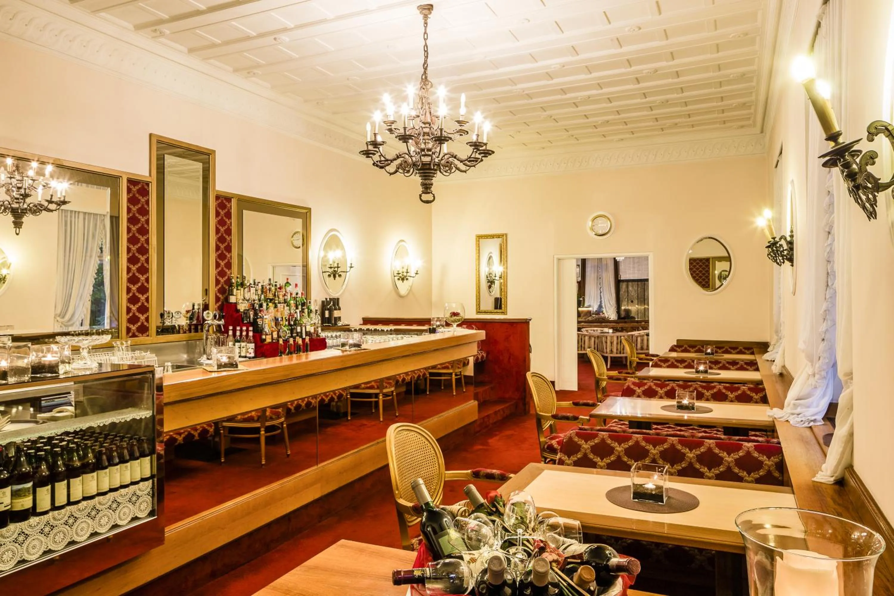 Lounge or bar in Grand Hotel Bellevue - adults only
