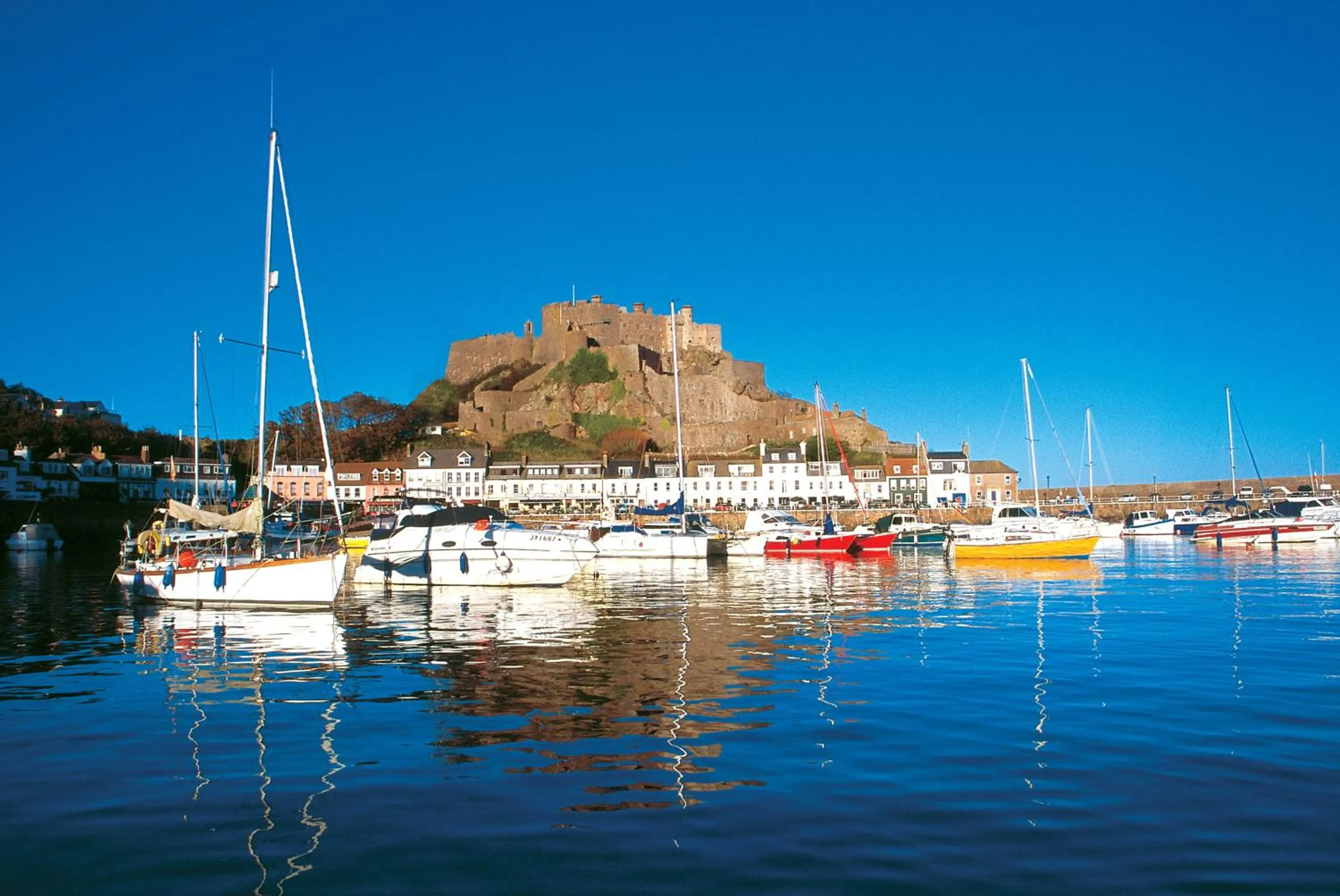 Area and facilities in Beachcombers Hotel
