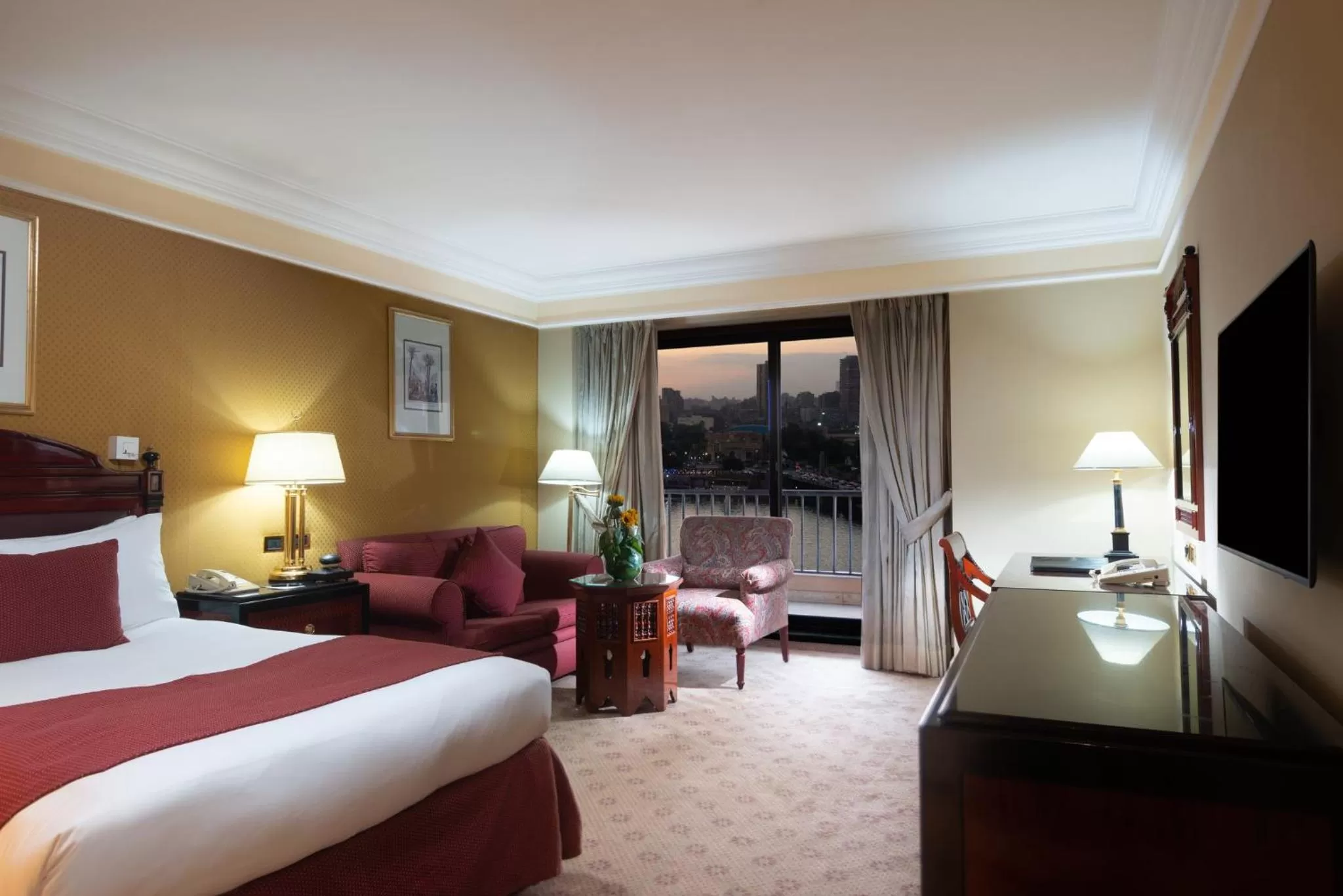 Photo of the whole room, Bed in InterContinental Cairo Semiramis by IHG