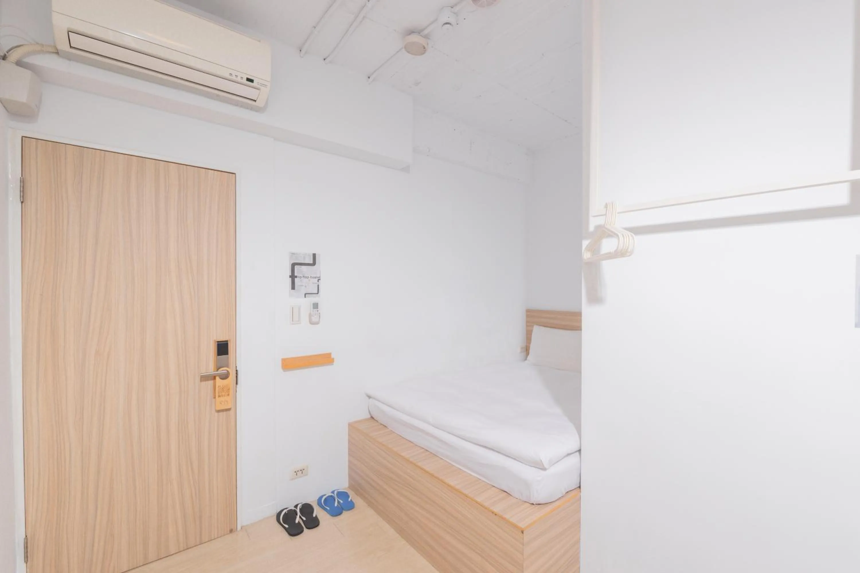 Bed in OwlStay Flip Flop Hostel - Garden