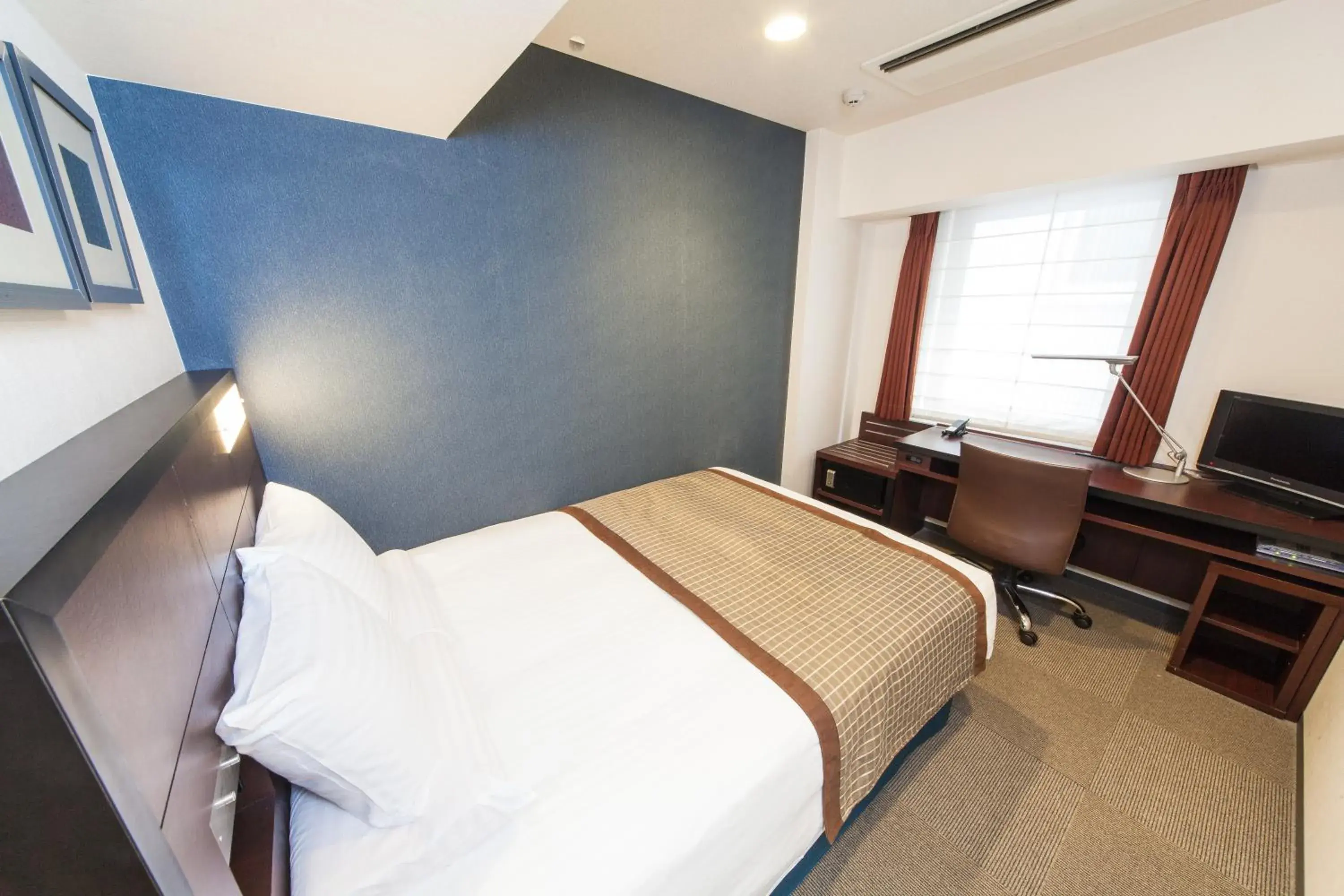 No-Room-Cleaning-Service - single occupancy - Non-Smoking - Standard Double Room in HOTEL MYSTAYS Sakaisuji Honmachi No-Room-Cleaning-Service - single occupancy - Non-Smoking - Standard Double Room in HOTEL MYSTAYS Sakaisuji Honmachi