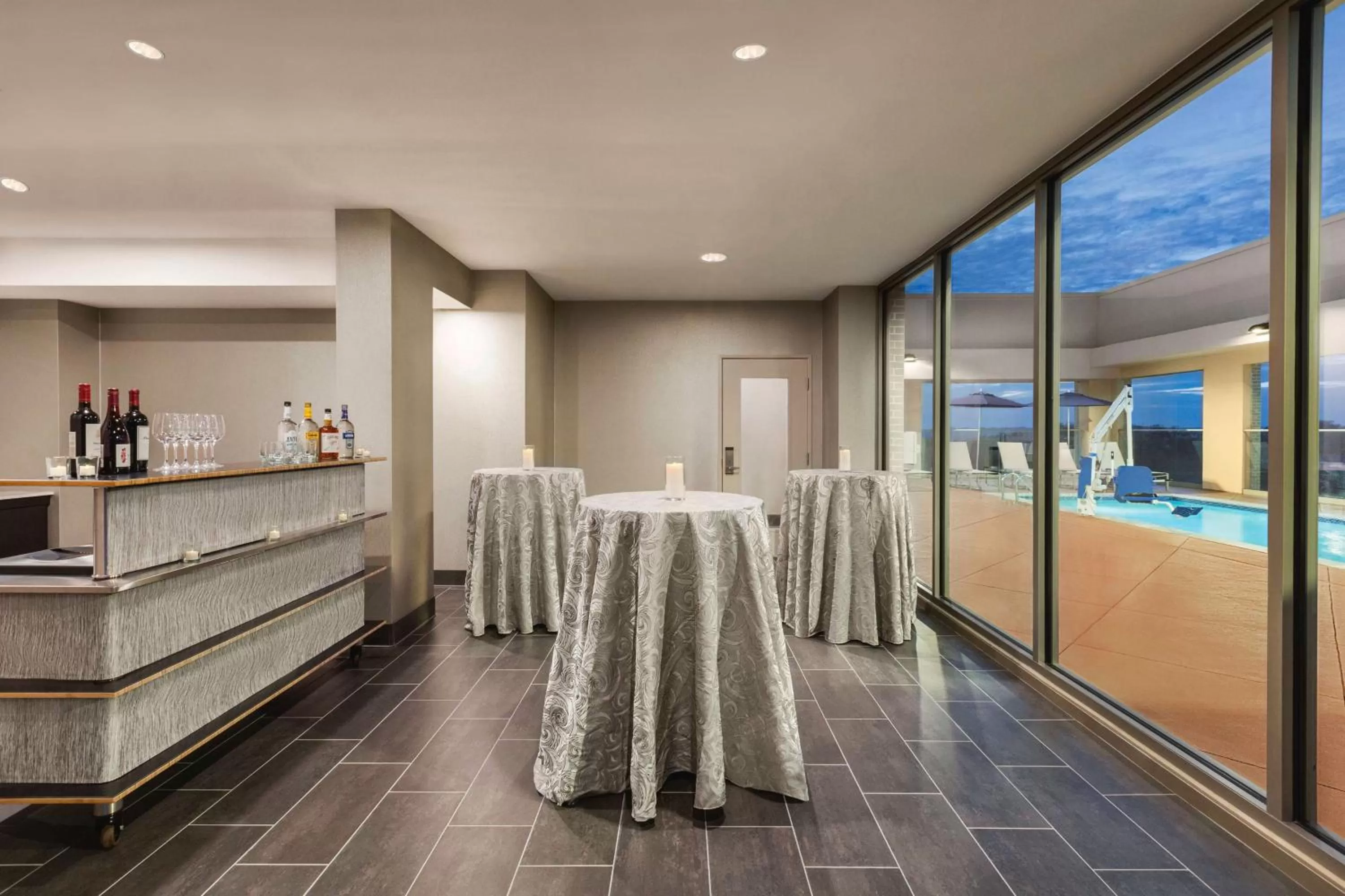 Lounge or bar in Home2 Suites By Hilton Nashville West End Avenue