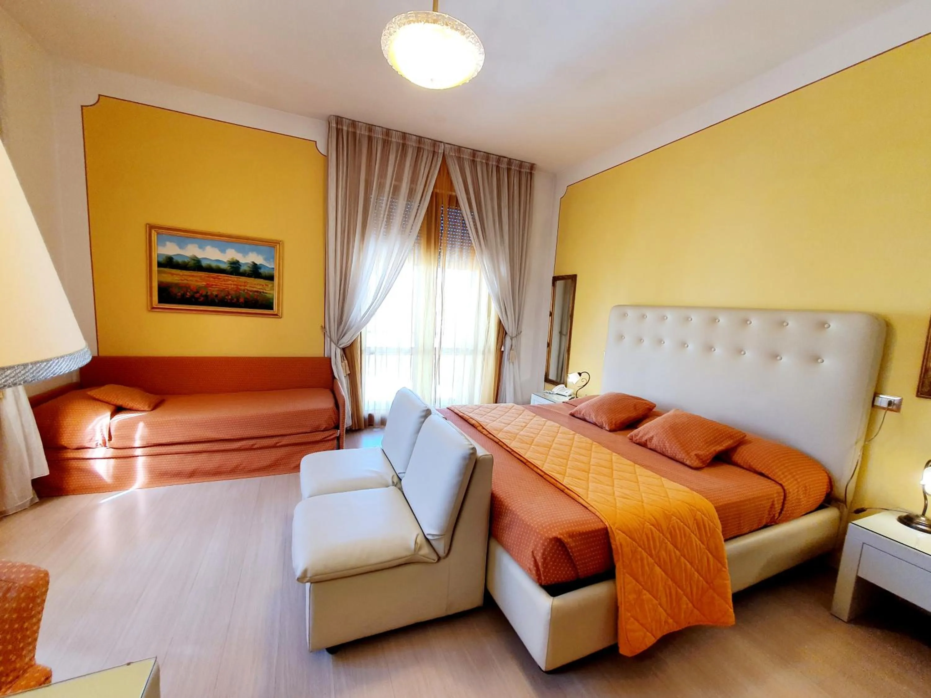 Bed in Hotel Continentale