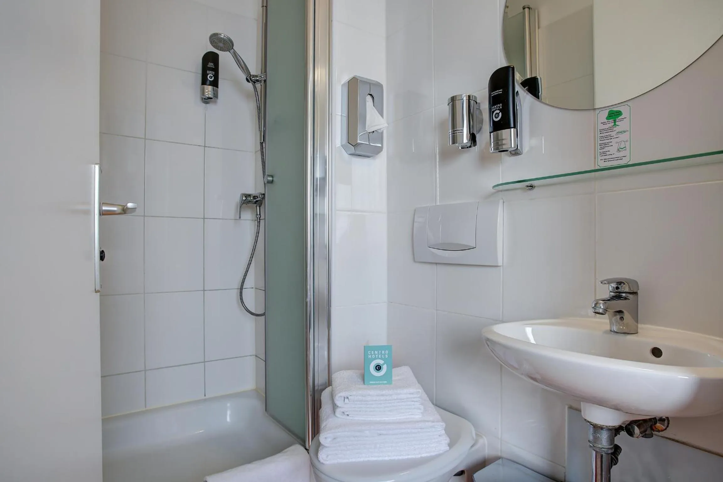 Bathroom in Hotel Keese Hamburg