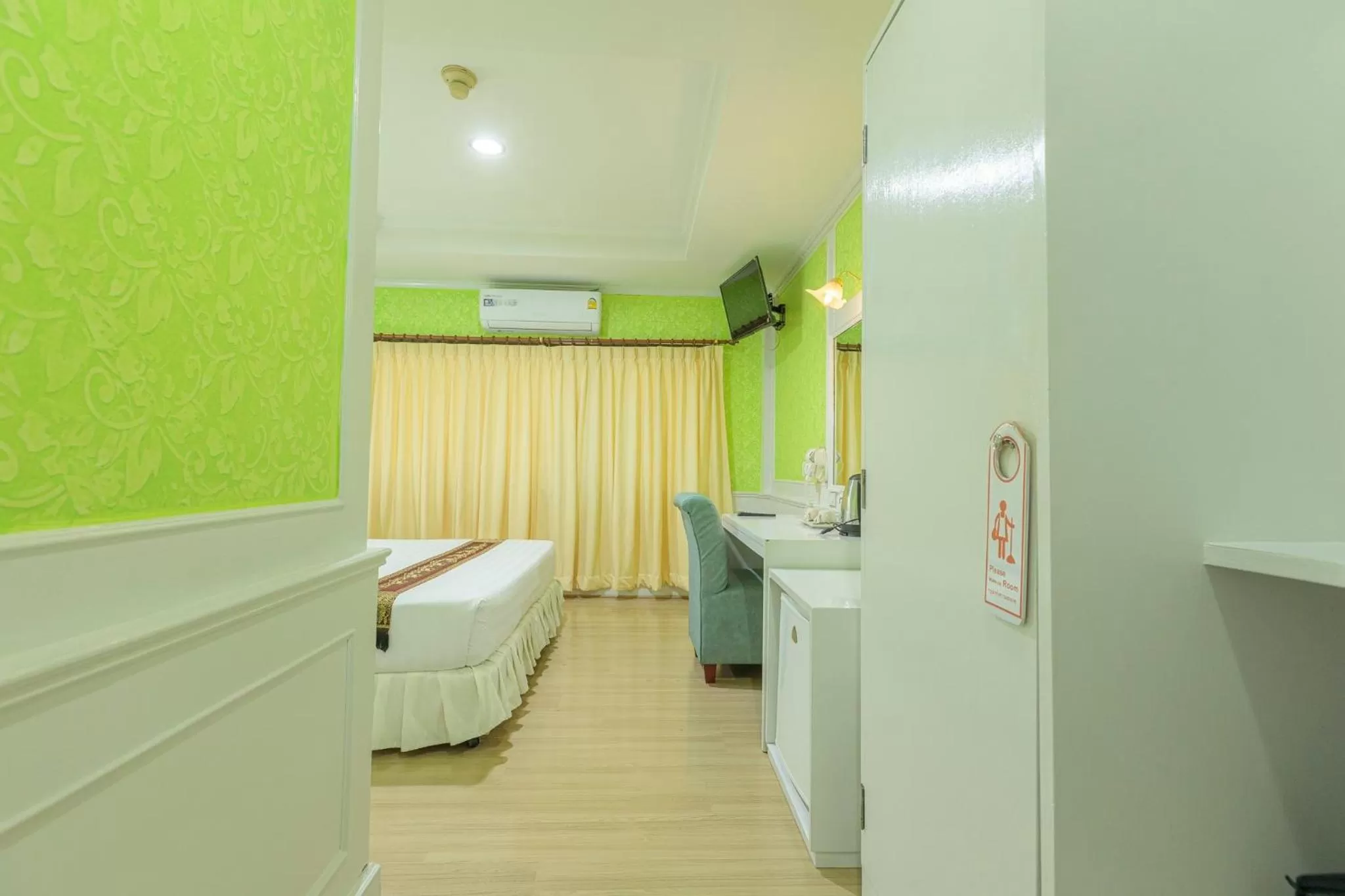 Bedroom, Bed in PJ Watergate Hotel