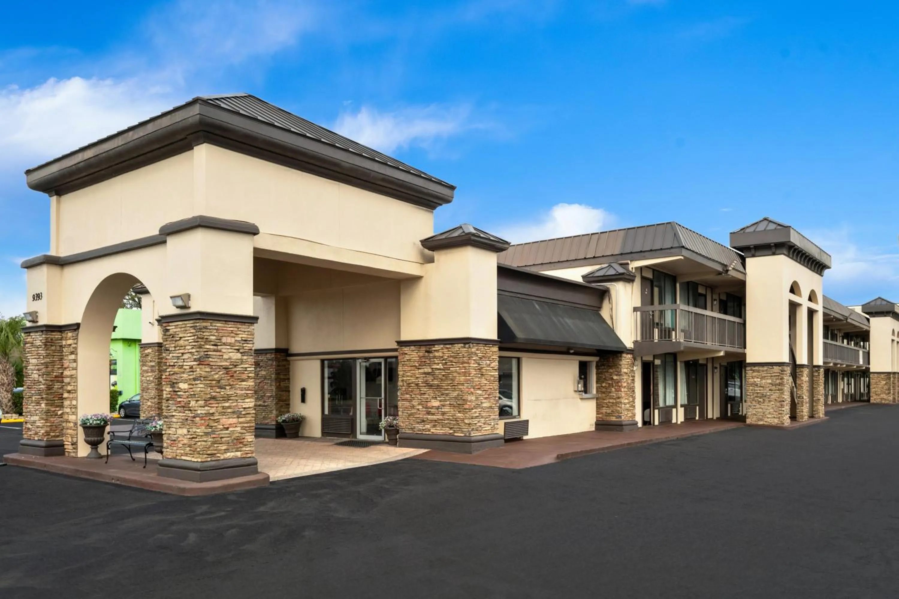Property building in Americas Best Value Inn Orlando, FL