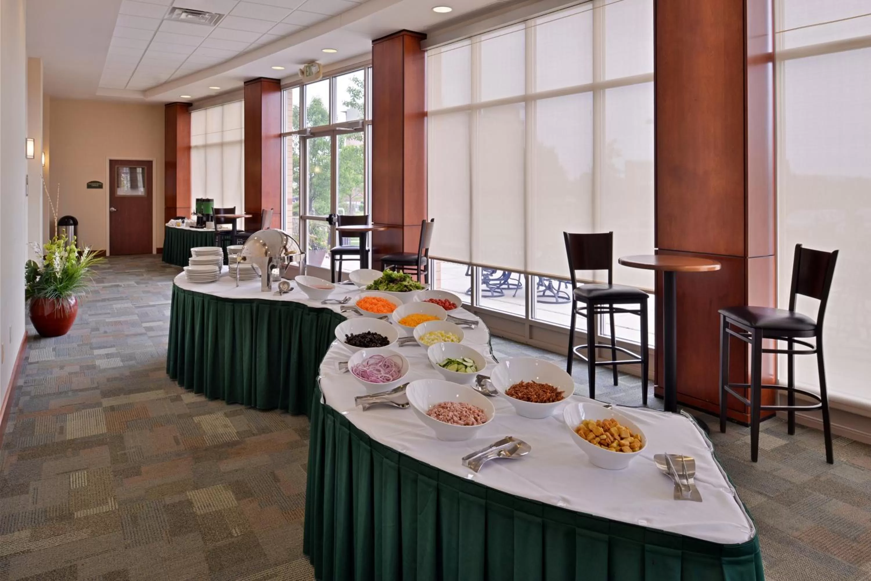 Meeting/conference room in Holiday Inn Madison at The American Center by IHG