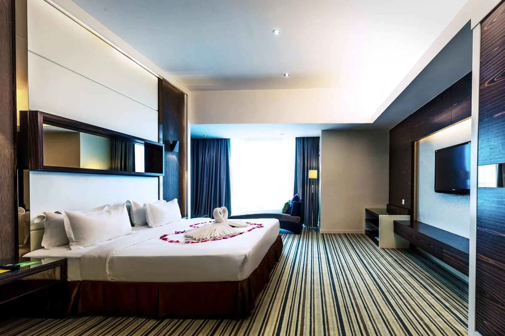 Photo of the whole room, Bed in Ixora Hotel Penang