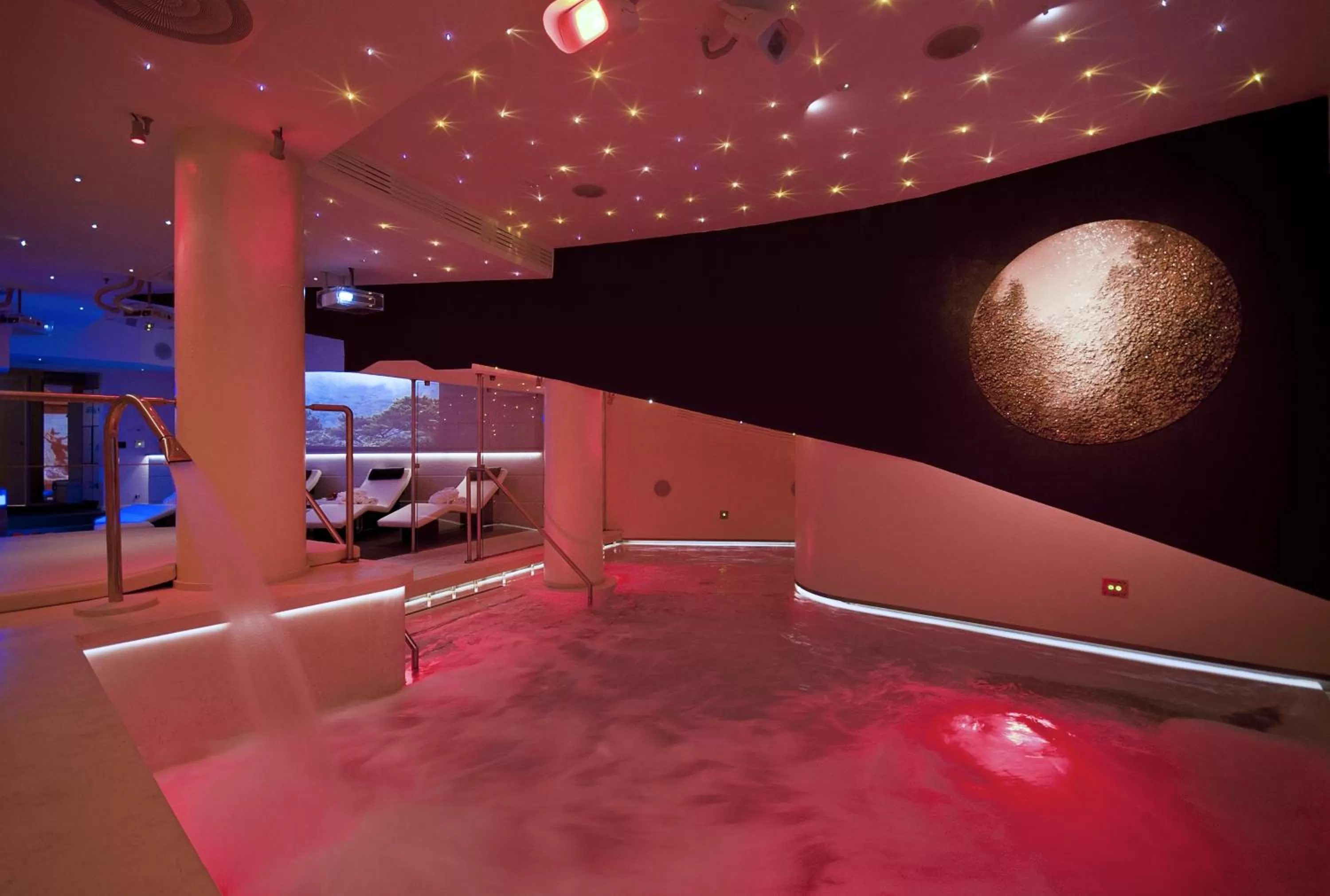 Hot Tub in Trilussa Palace Hotel Congress & Spa