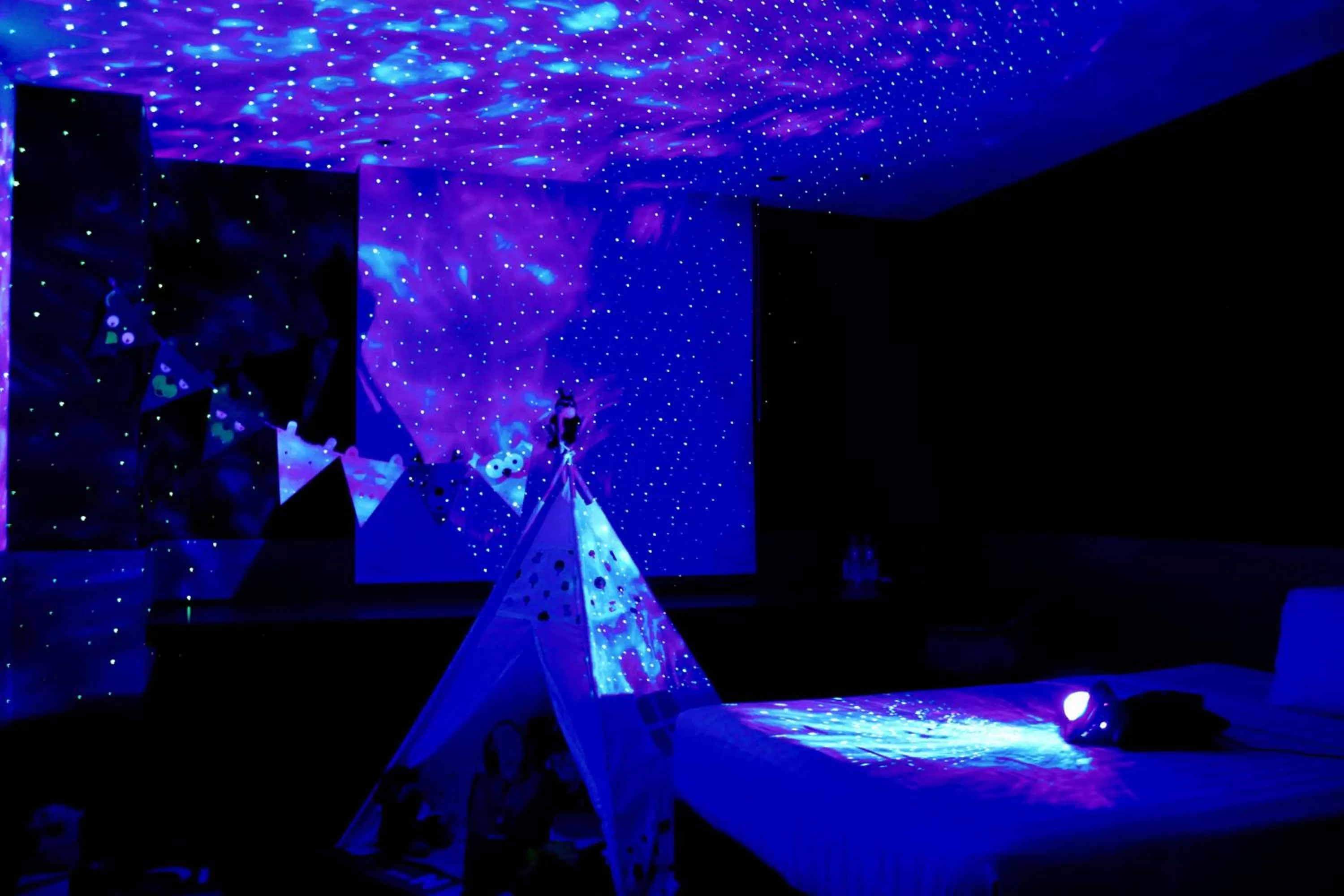 Bedroom in Yellow Bee Tangerang