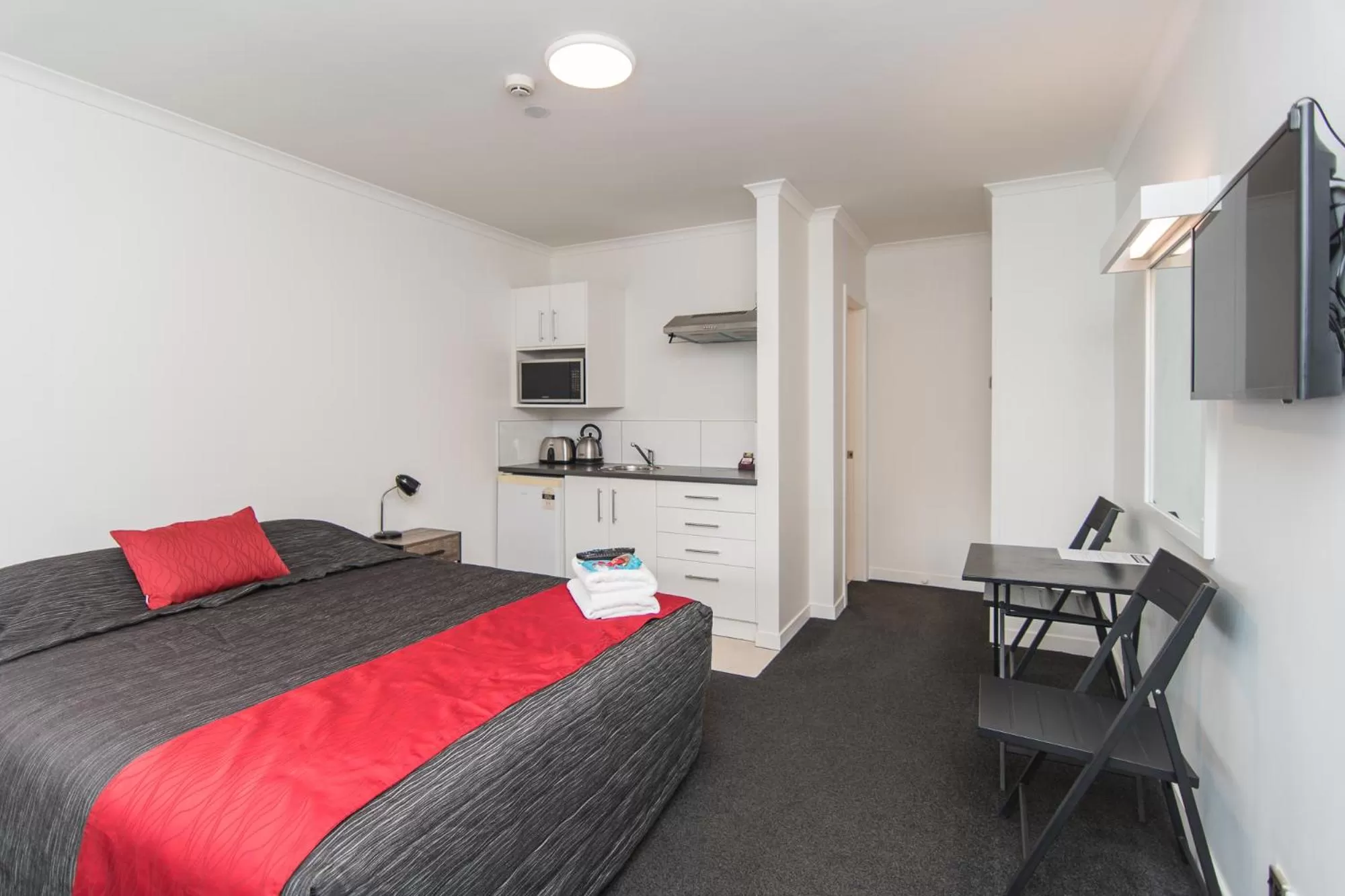 Standard Studio in The Hibernian Studio Apartments - 4 Latter Street
