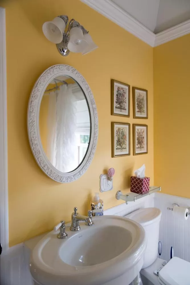 Bathroom in The Fox and Owl Inn