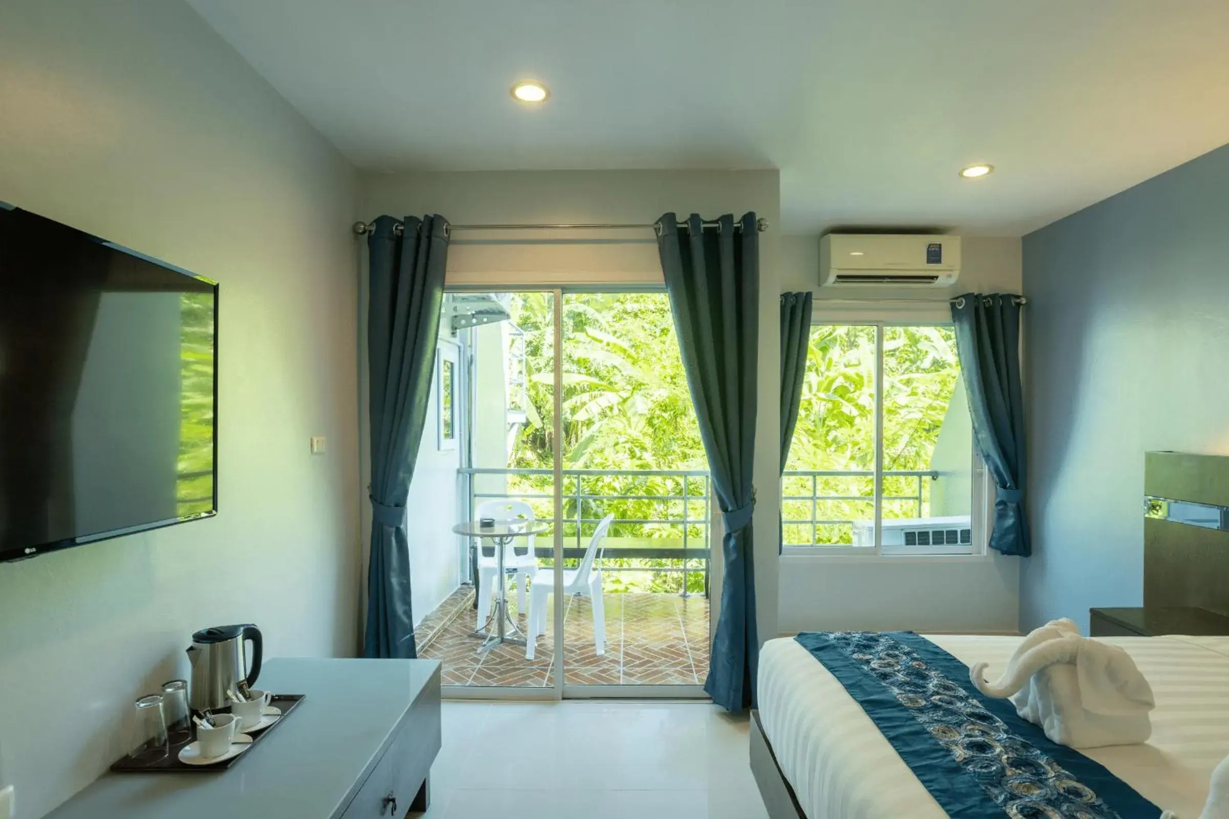 Superior King Room in The Great @Patong Hotel Superior King Room in The Great @Patong Hotel