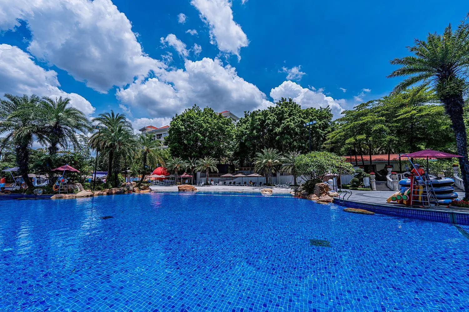 Pool view in Good View Hotel Tangxia - 15 mins drive from Dongguan South Railway Station