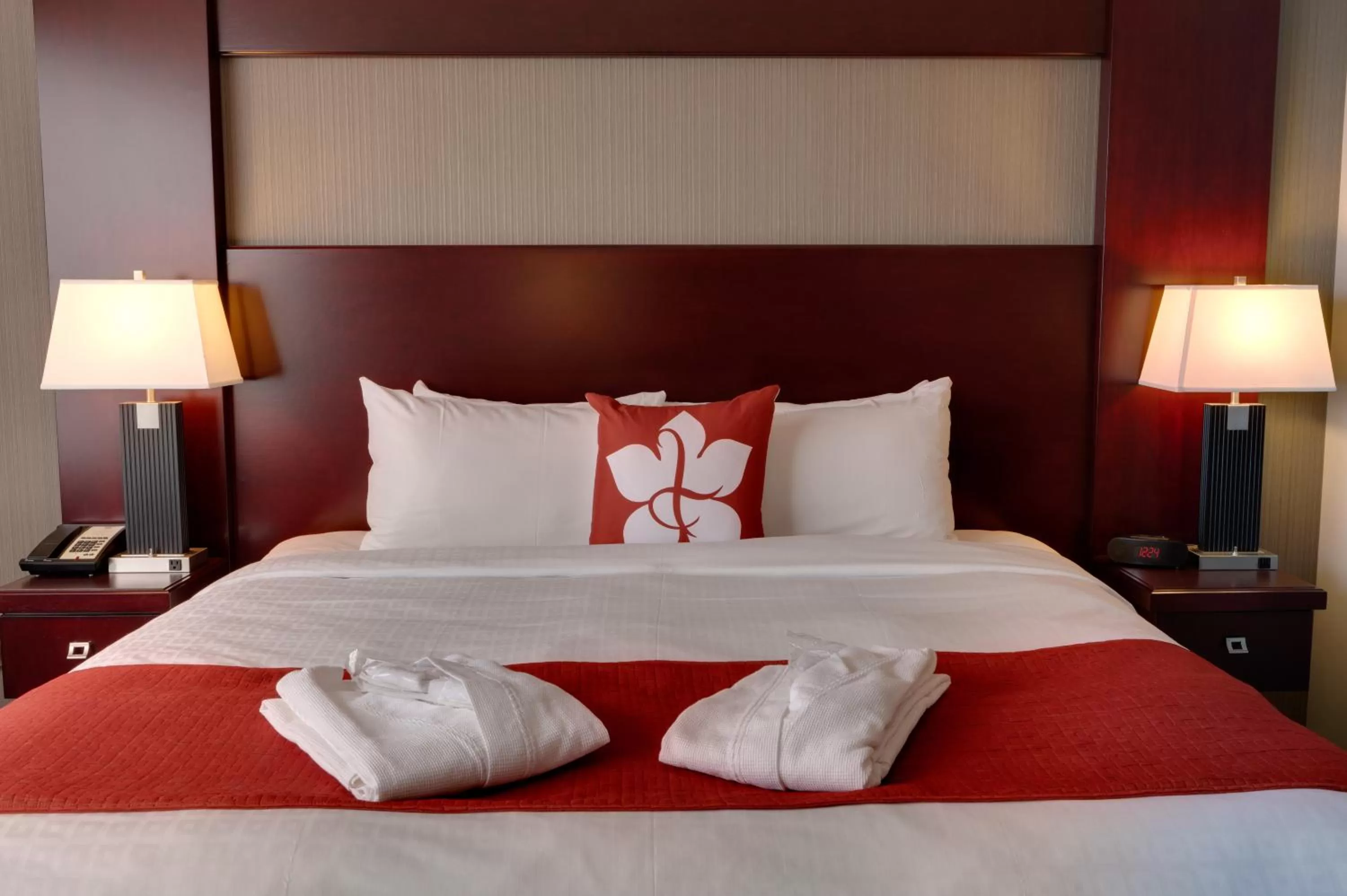 Bedroom, Bed in Chateau Lacombe Hotel