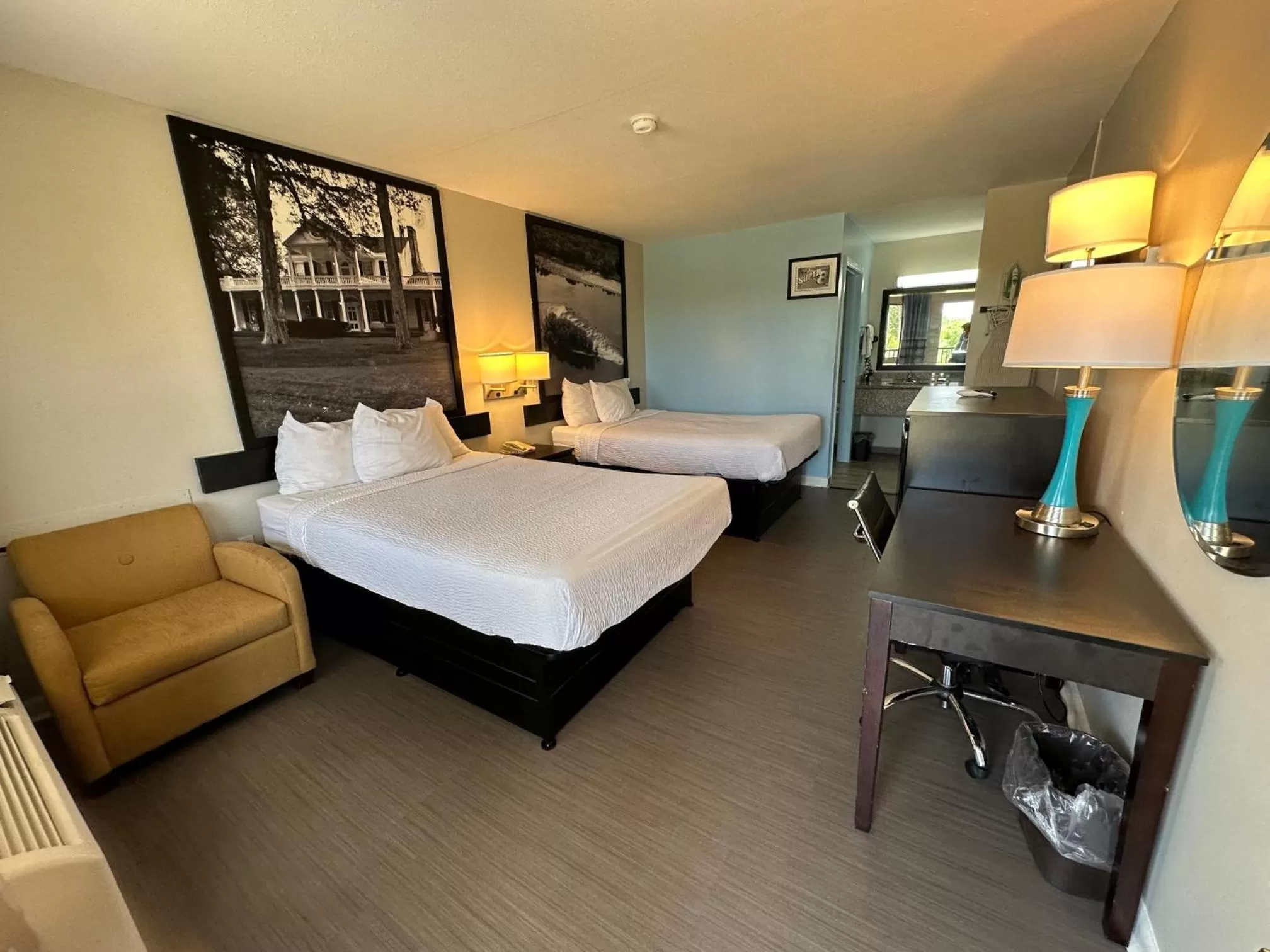 Photo of the whole room, Bed in Super 8 by Wyndham Ocean Springs Biloxi