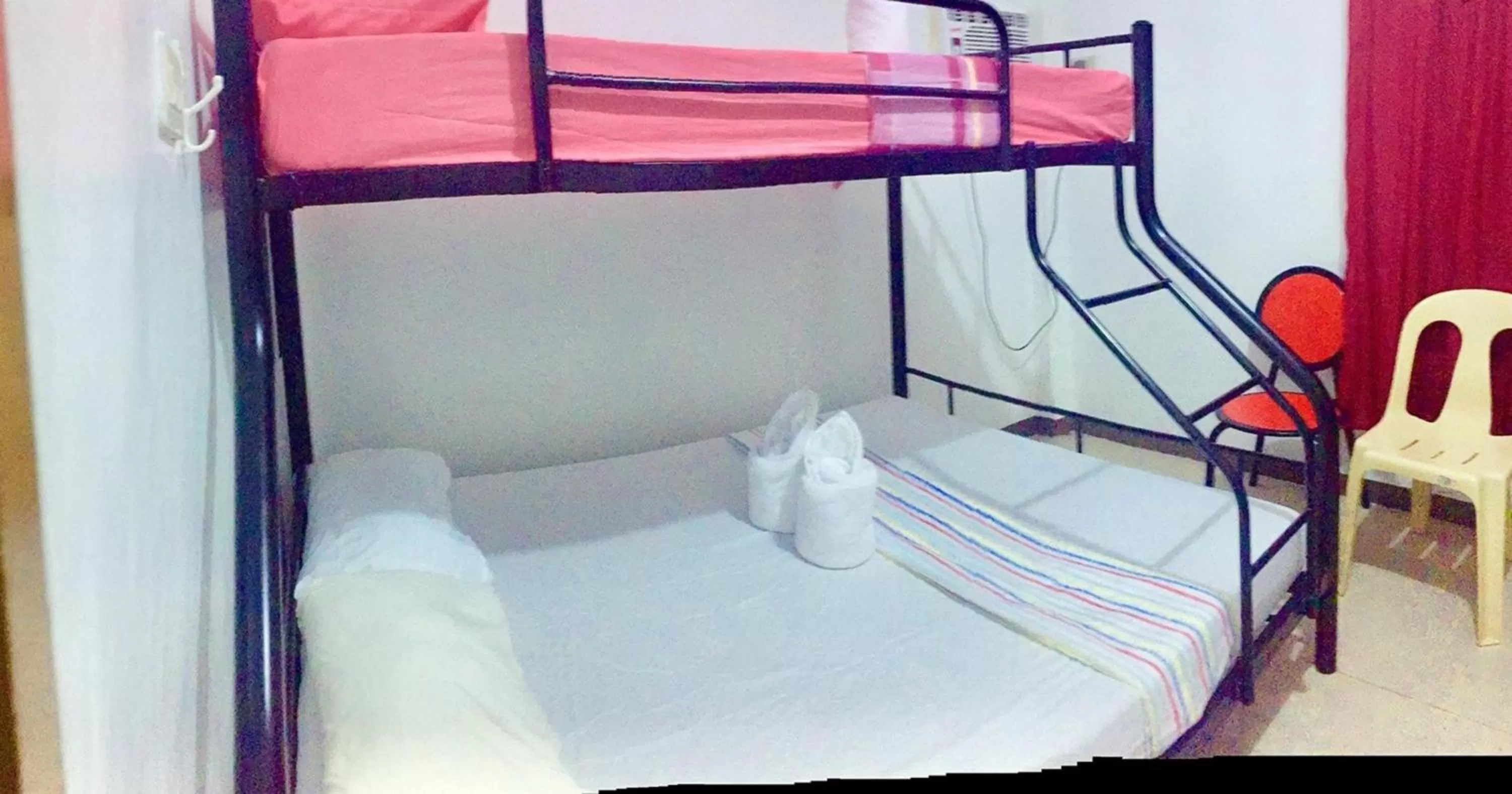 Bed in Gaea's Apartments