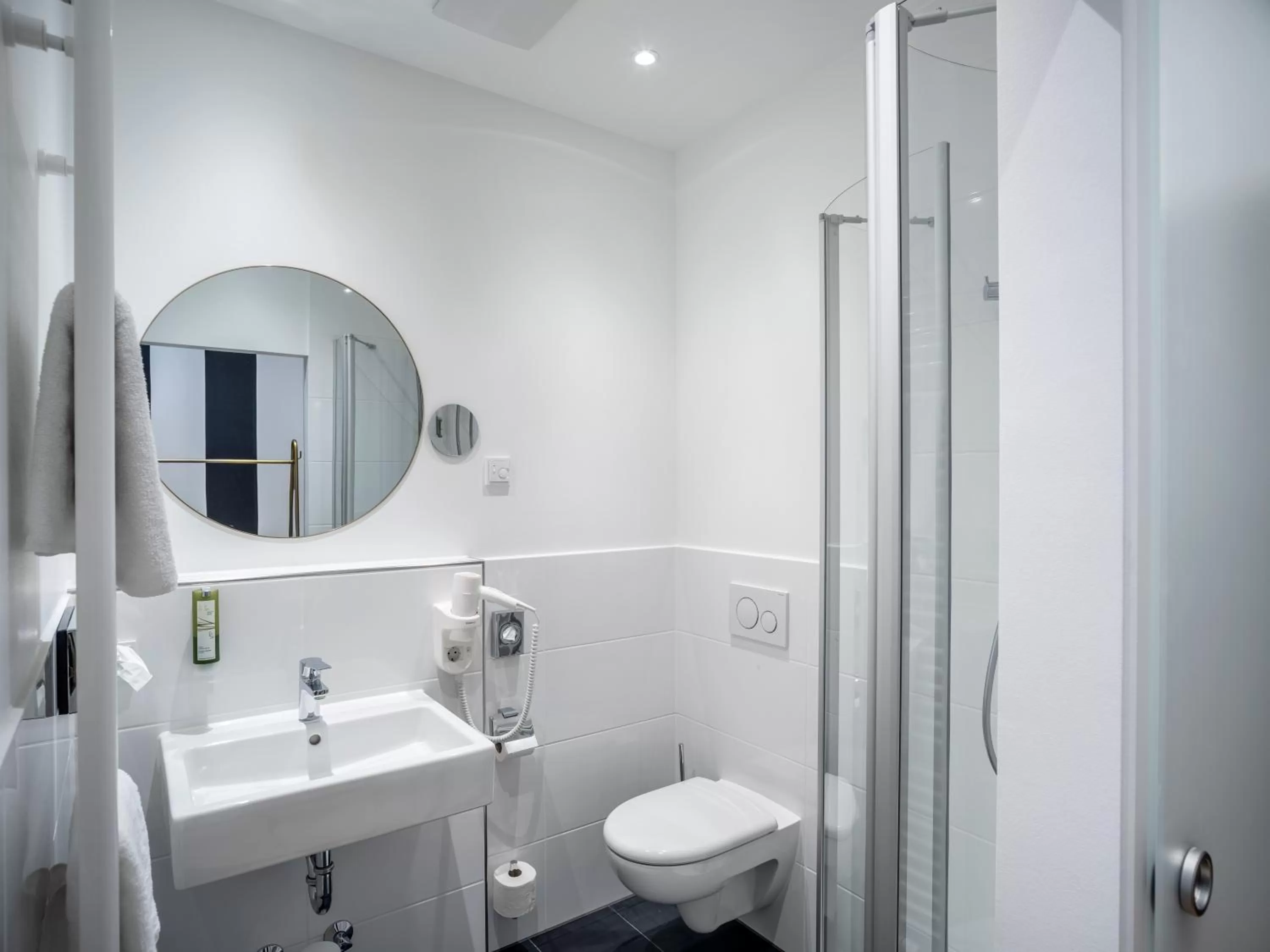 Shower in acor Boutique Hotel