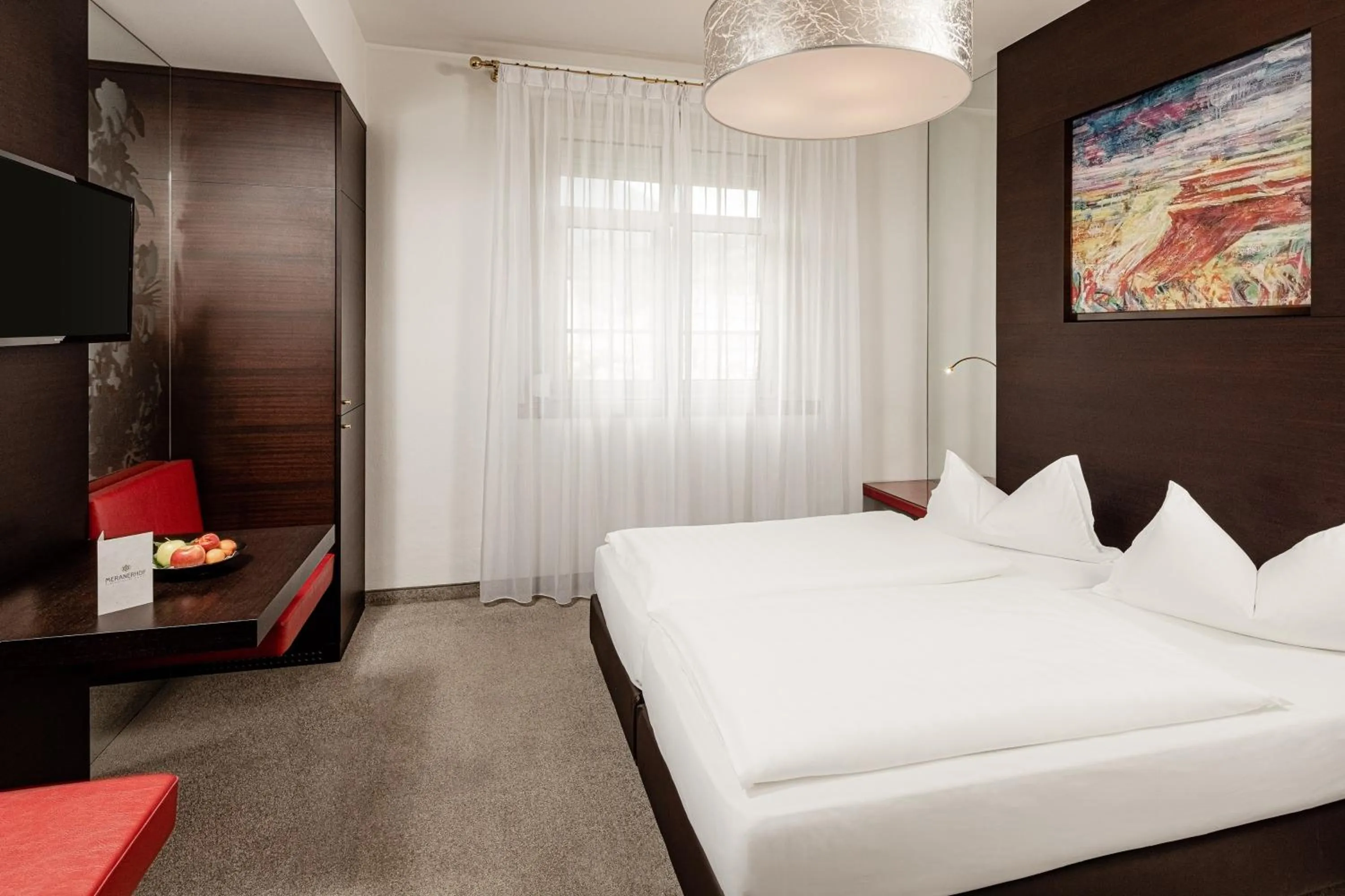 Staff, Bed in Classic Hotel Meranerhof