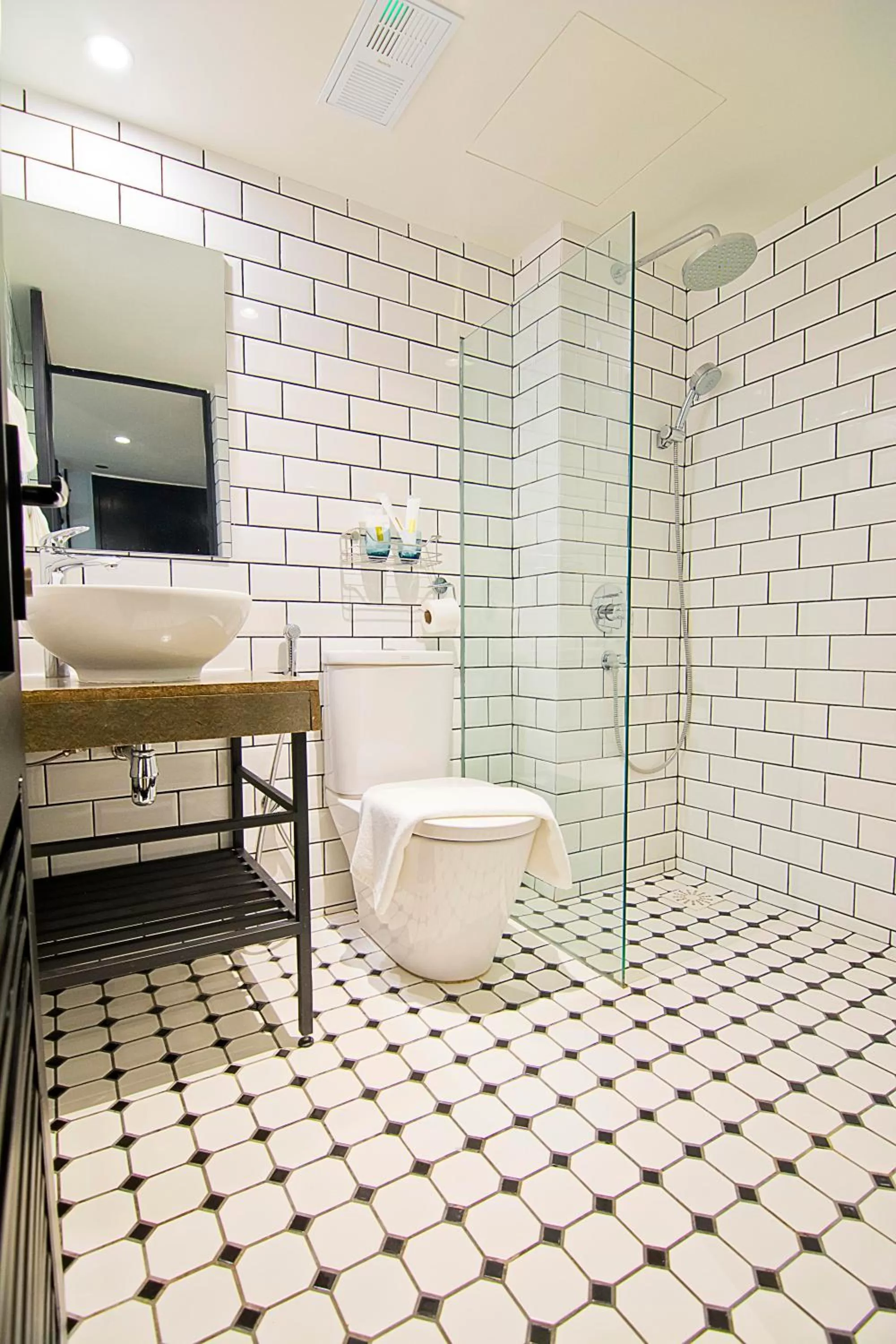 Bathroom in JonkeRED Heritage Hotel