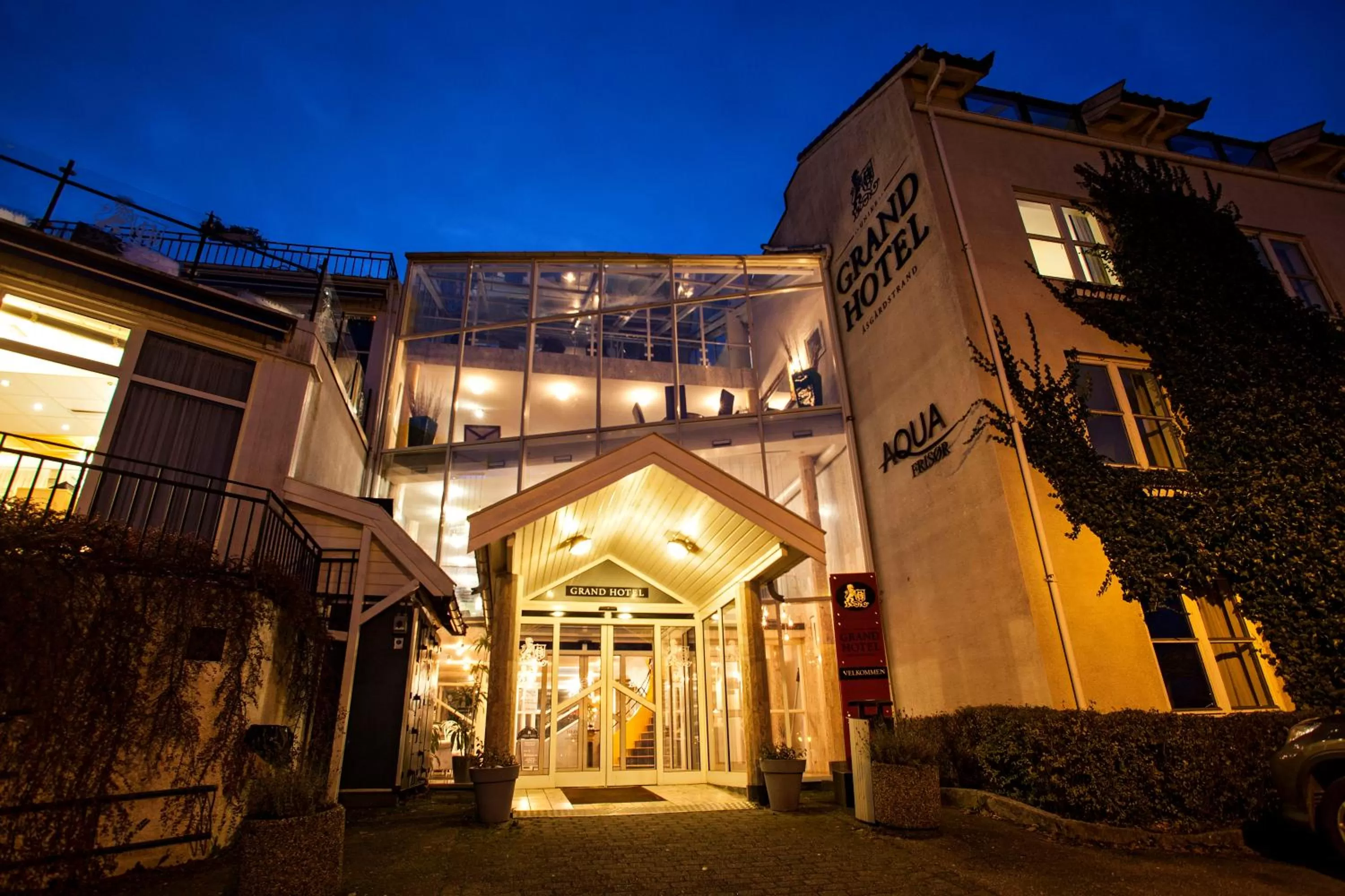 Facade/entrance in Grand Hotel Åsgårdstrand - Unike Hoteller