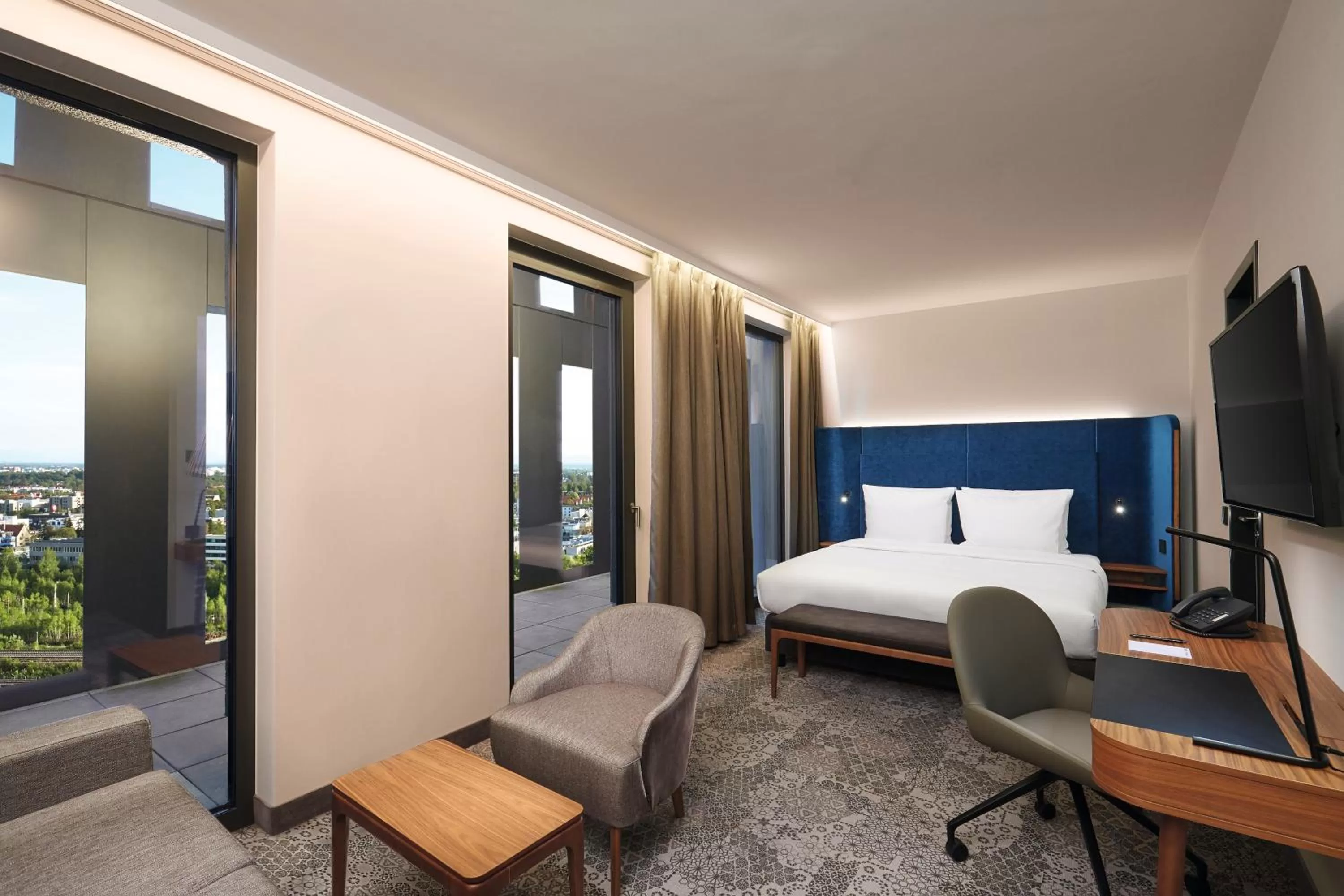 View (from property/room), Bed in HYPERION Hotel München