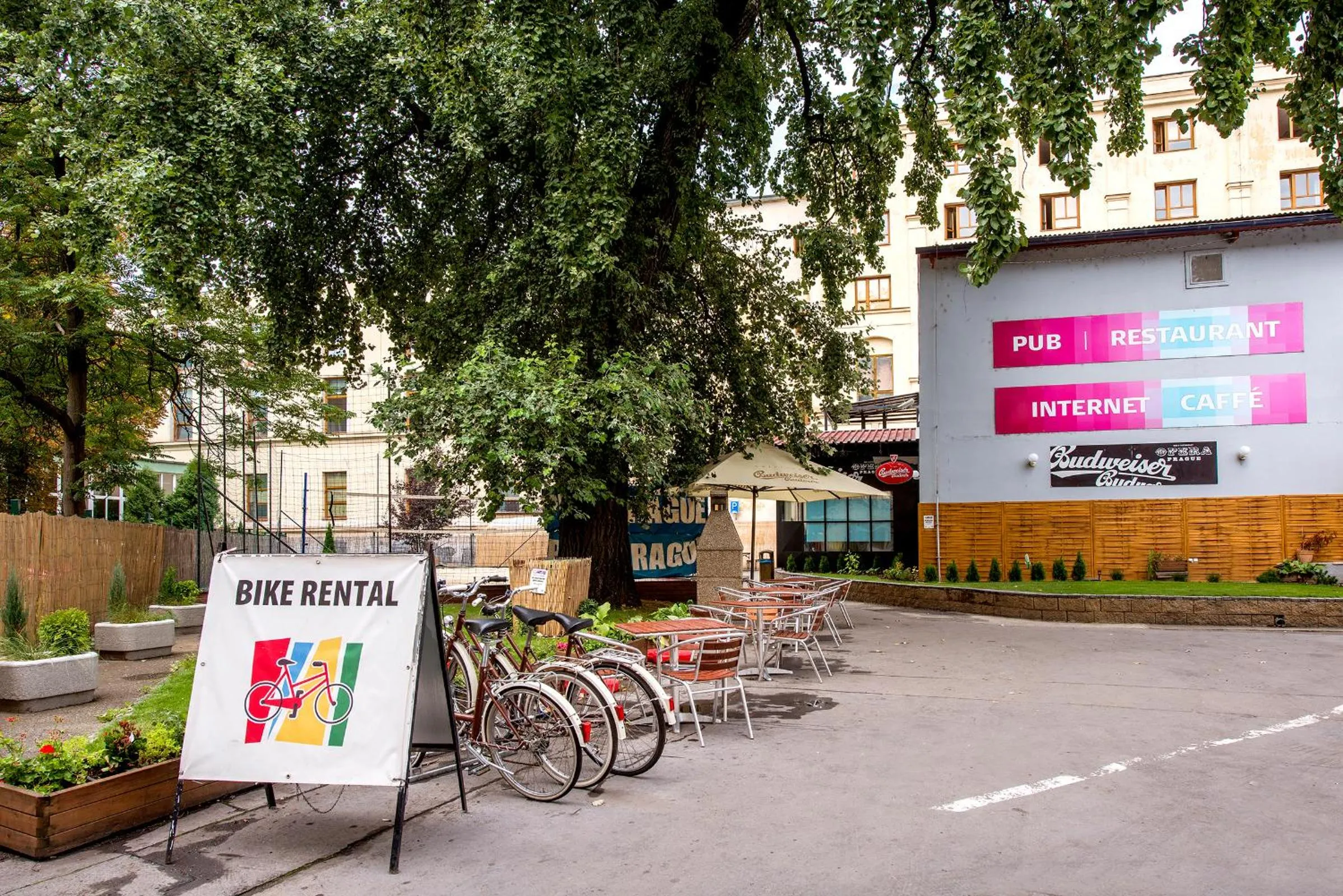 Facade/entrance in Plus Prague