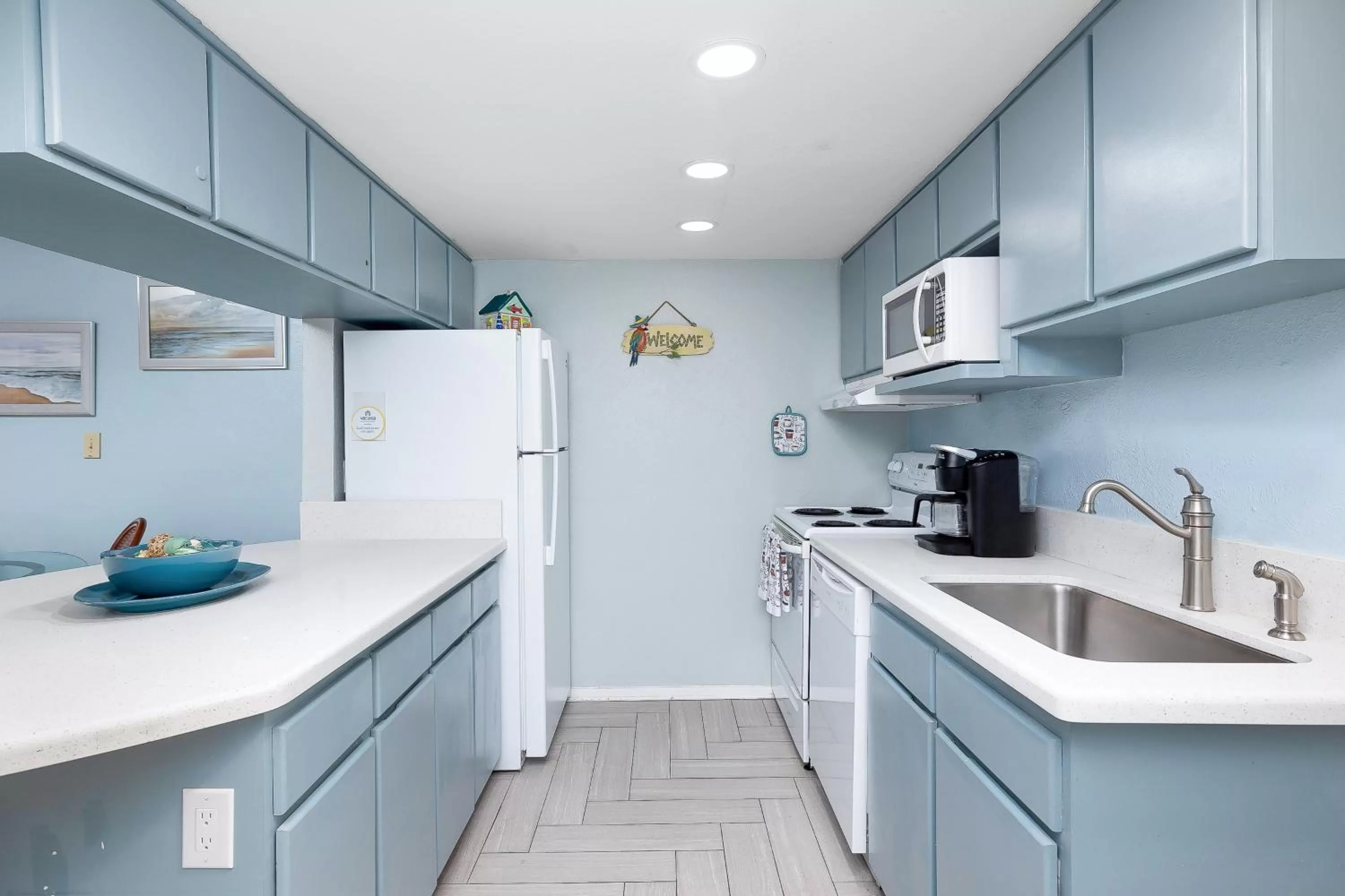 Kitchen/Kitchenette in La Internacional Condominiums #210